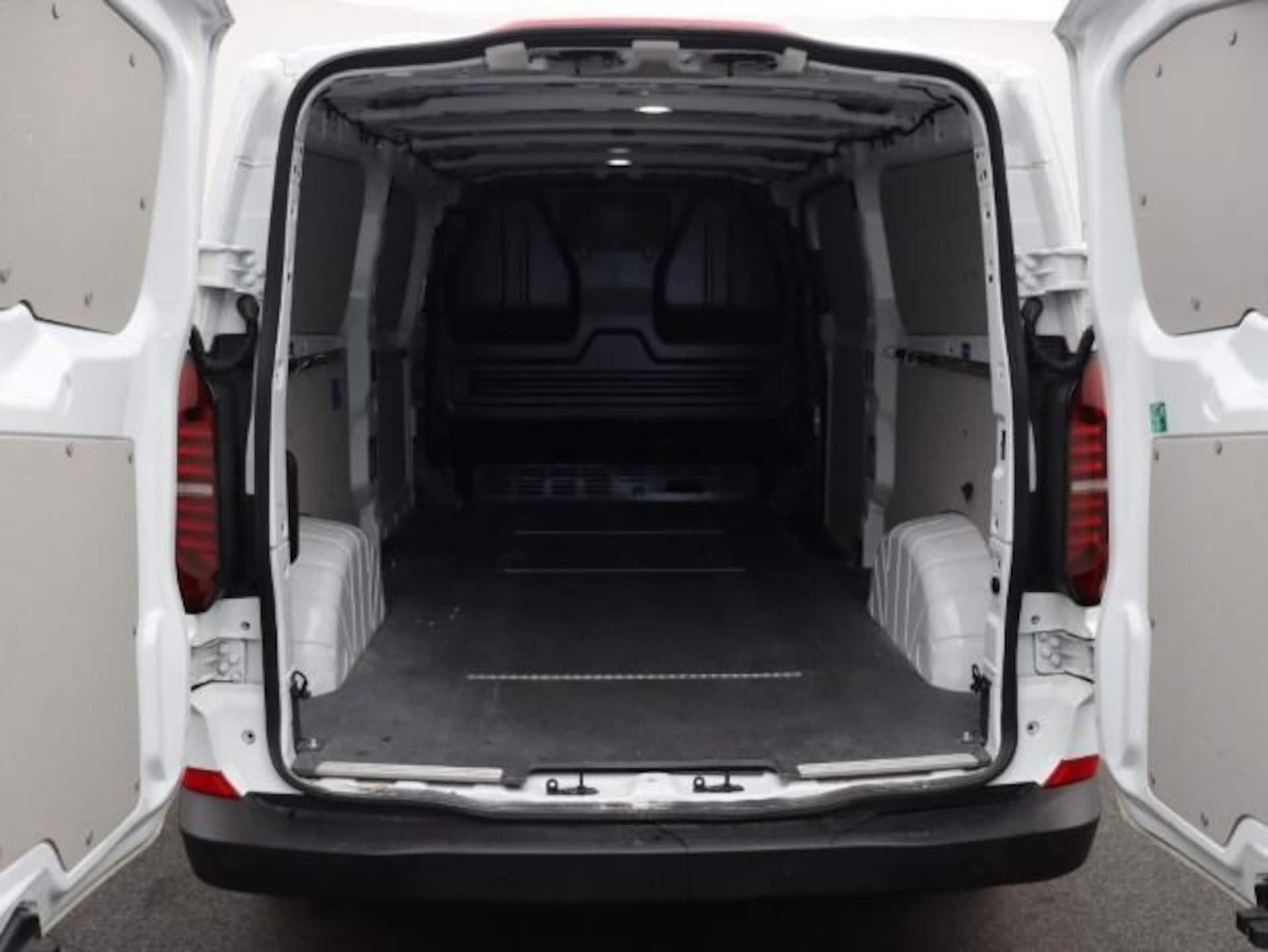 Volkswagen Transporter Kasten langer Radstand