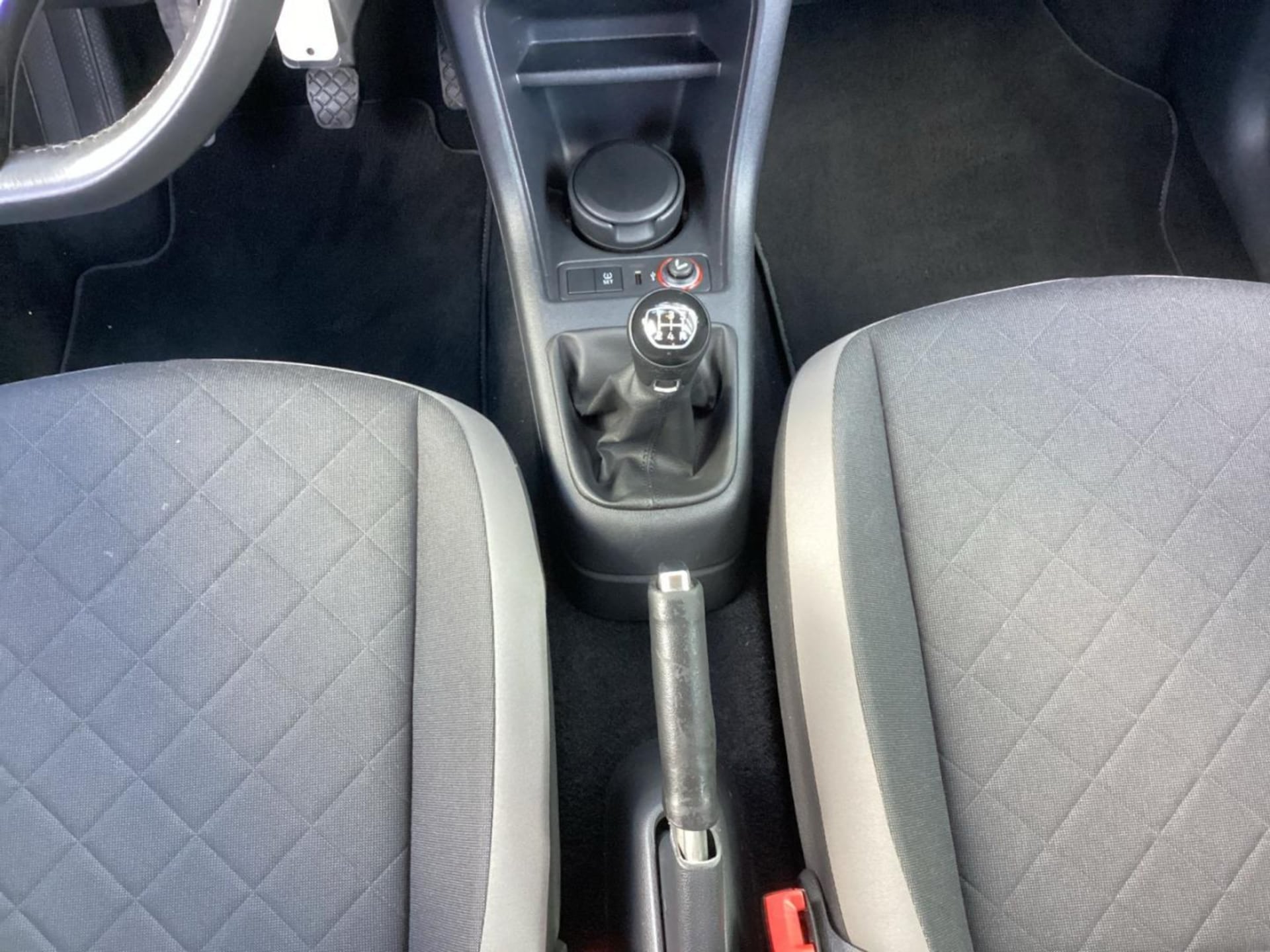 Volkswagen up! cross up!