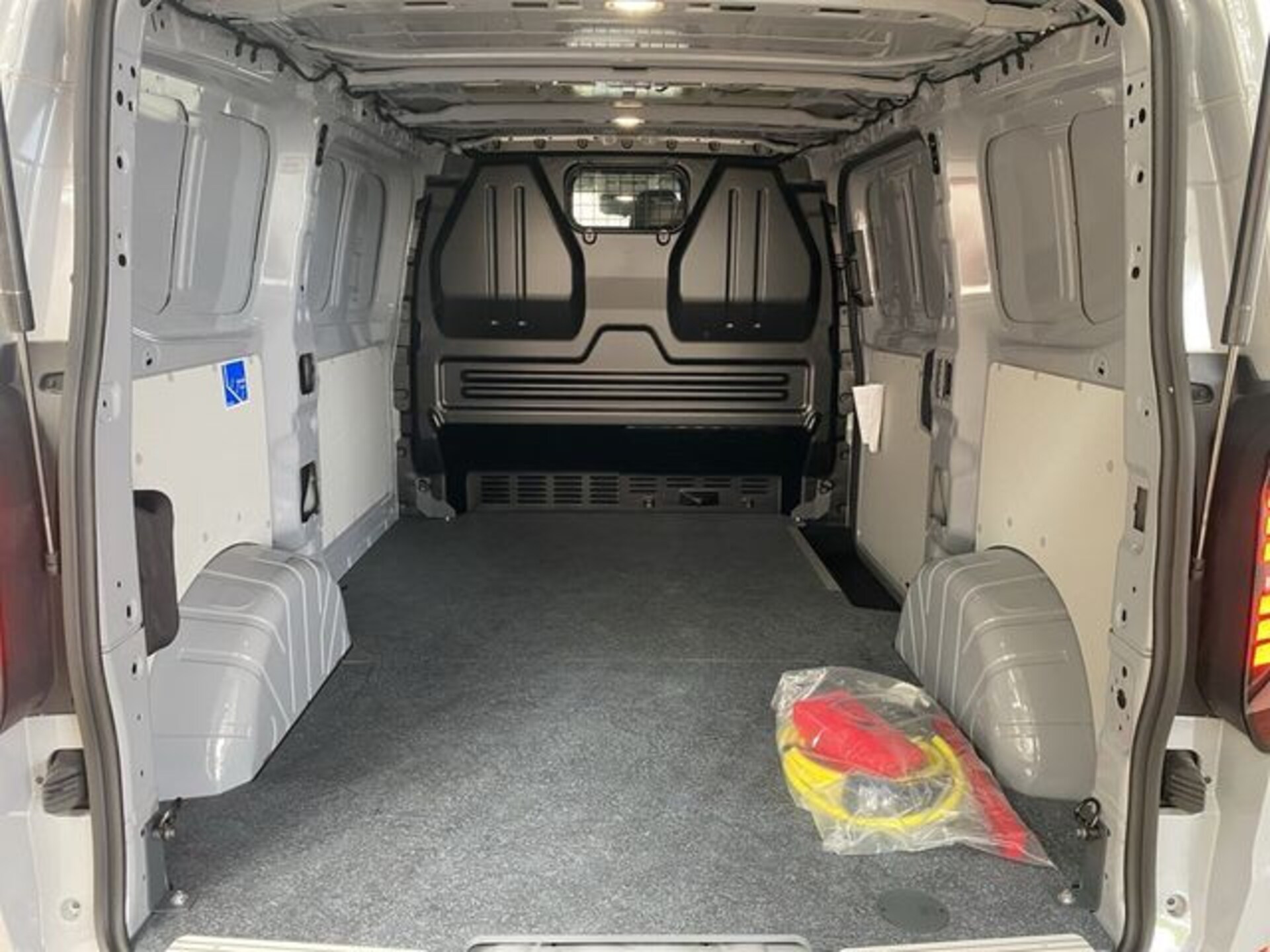 Volkswagen Transporter Kasten kurzer Radstand