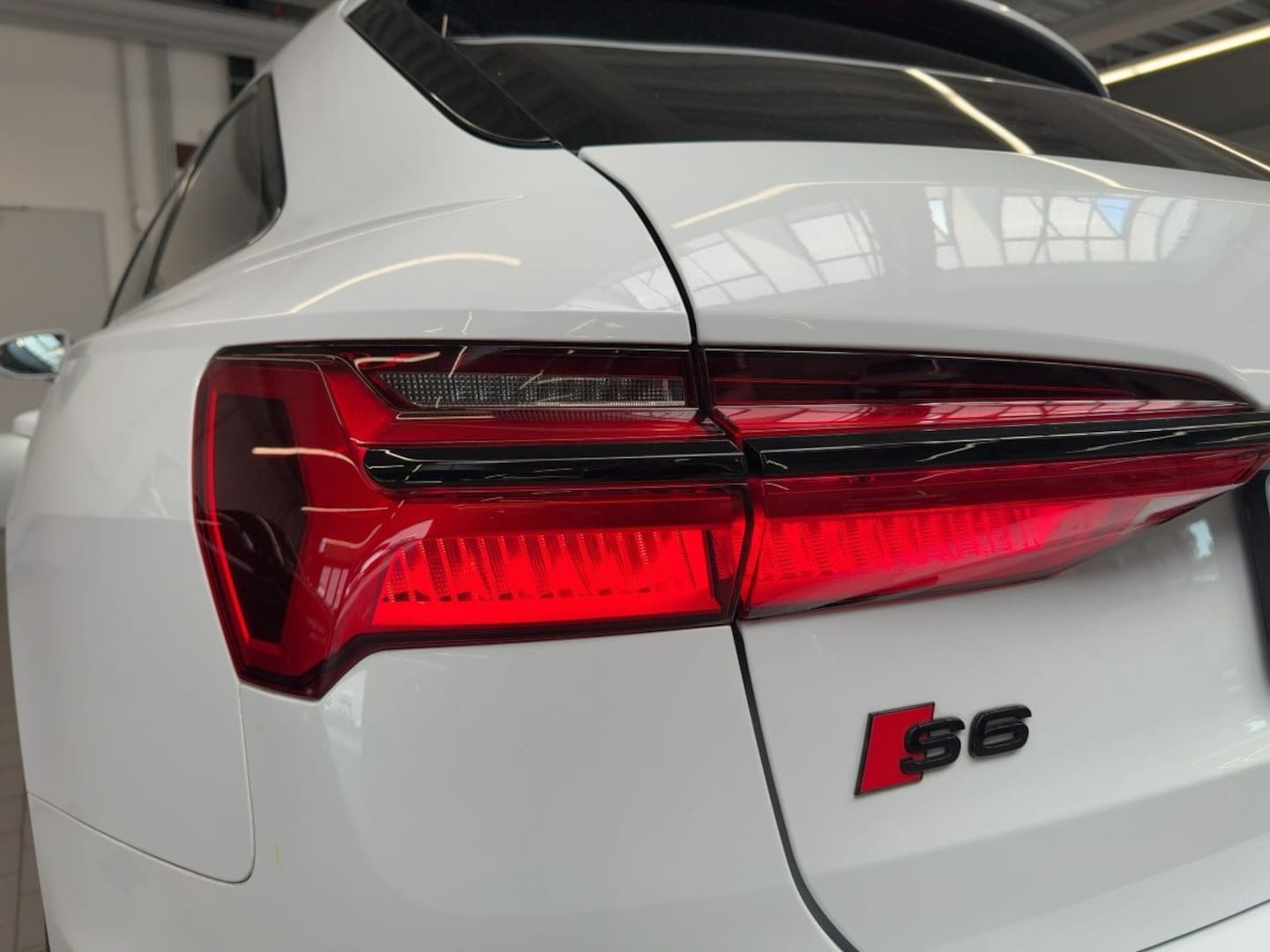 Bild über Audi S6 Avant TDI quattro tiptronic - für weitere Informationen kontaktieren Sie den Audi Partner