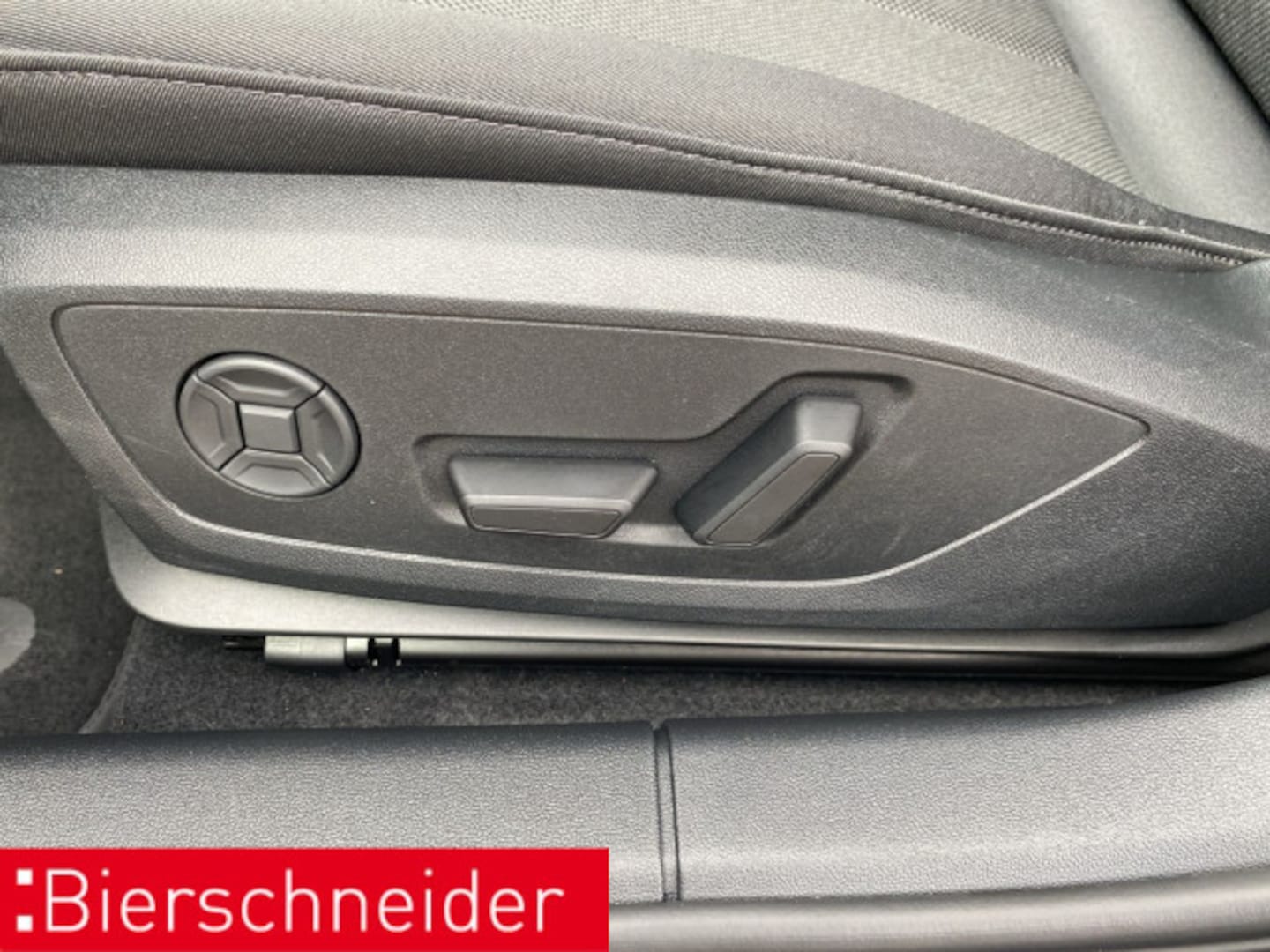 Bild über Audi A3 Sportback 30 TFSI S tronic - für weitere Informationen kontaktieren Sie den Audi Partner