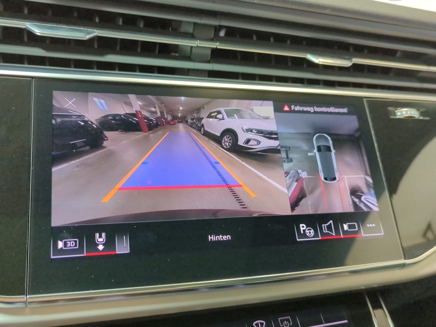 Bild über Audi Q8 50 TDI quattro tiptronic - für weitere Informationen kontaktieren Sie den Audi Partner