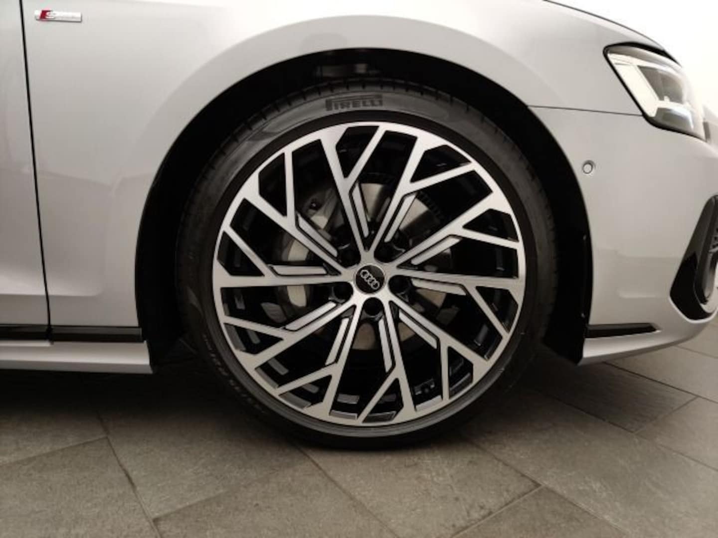 Bild über Audi A8 50 TDI quattro tiptronic - für weitere Informationen kontaktieren Sie den Audi Partner