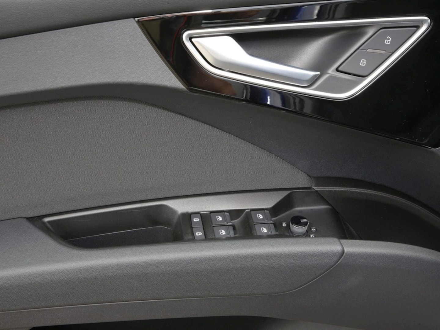 Bild über Audi Q4 e-tron 45 e-tron - für weitere Informationen kontaktieren Sie den Audi Partner