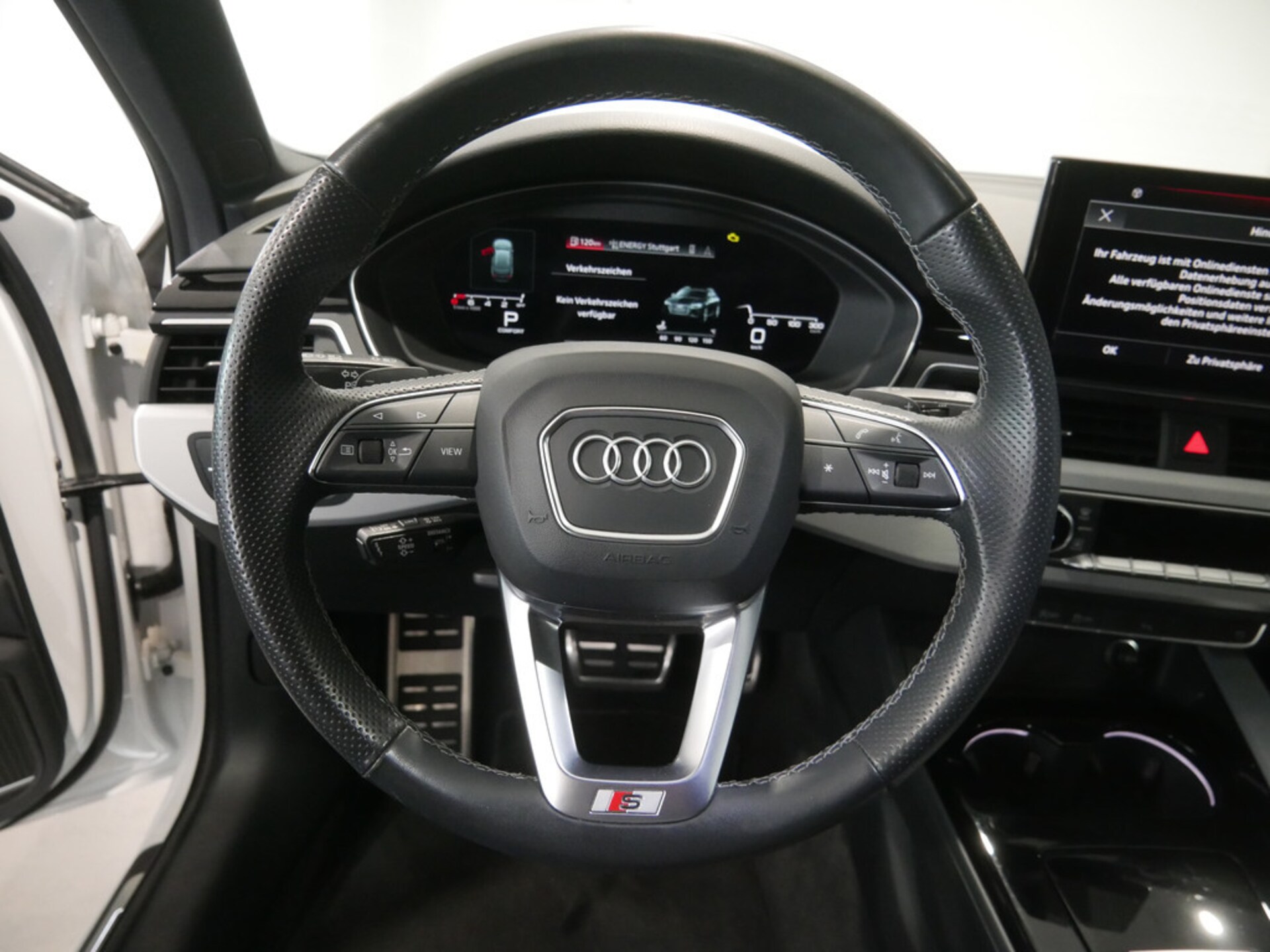 Audi A4 Avant S line