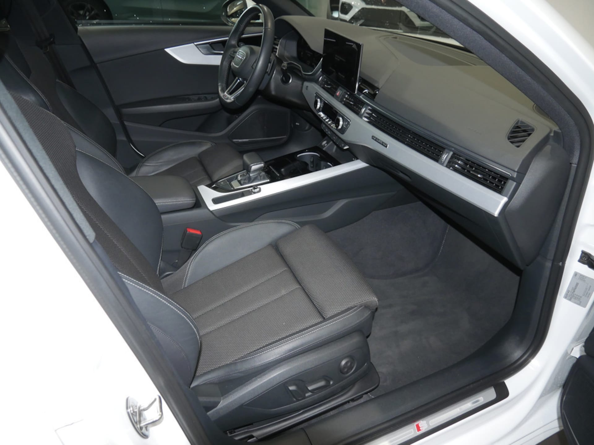 Audi A4 Avant S line
