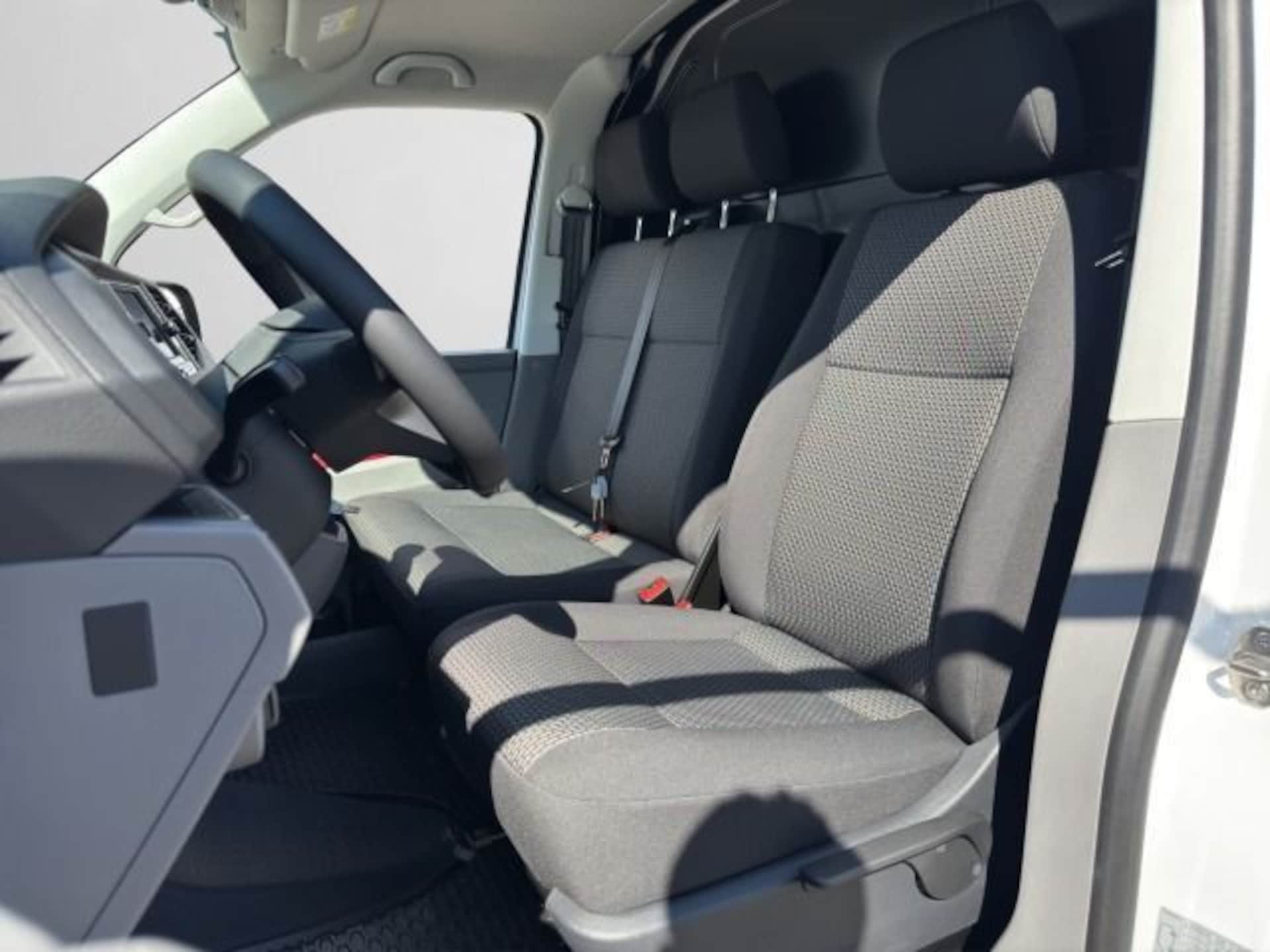 Volkswagen T6.1 Transporter Kasten langer Radstand