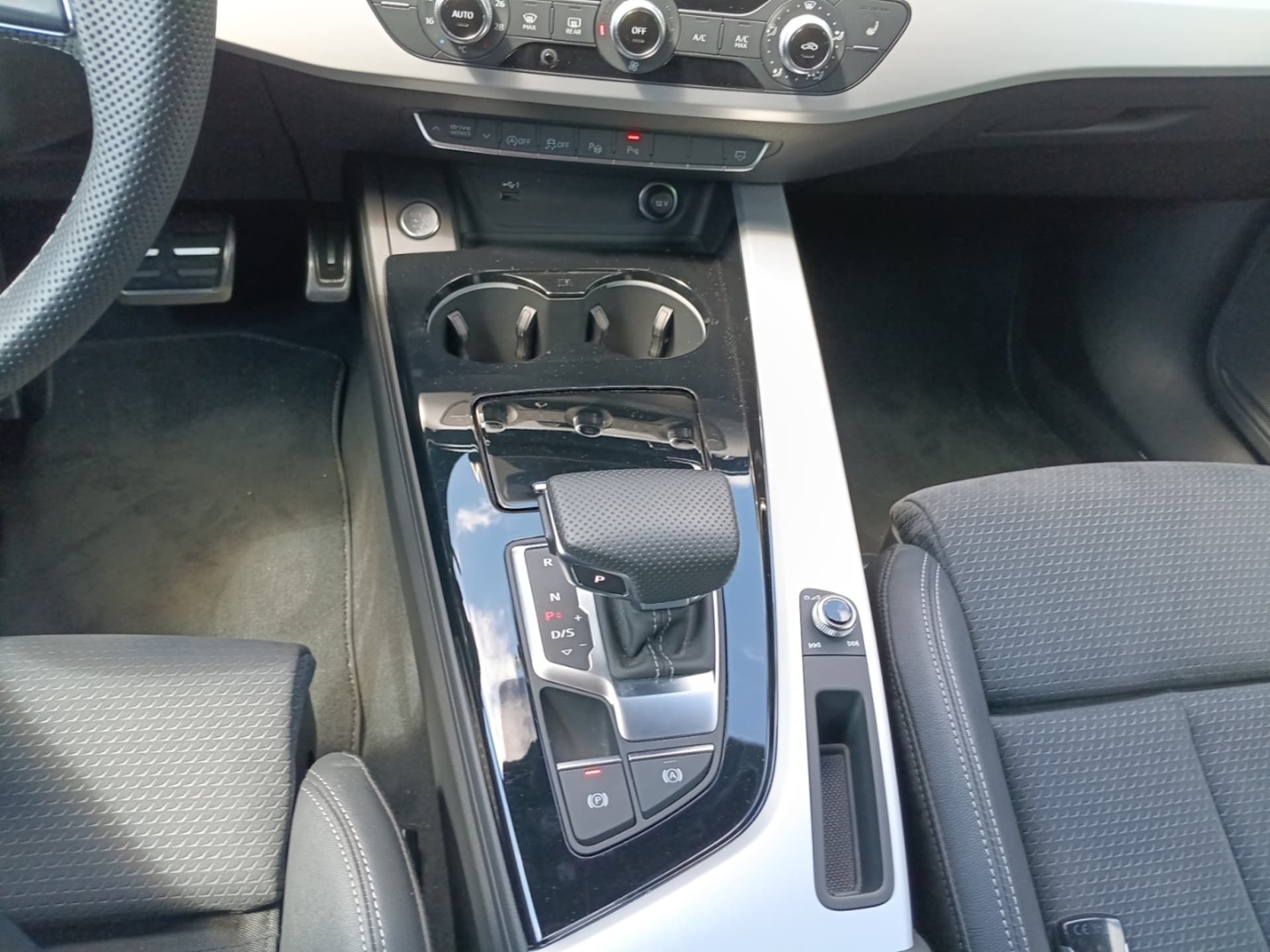Audi A4 Avant S line