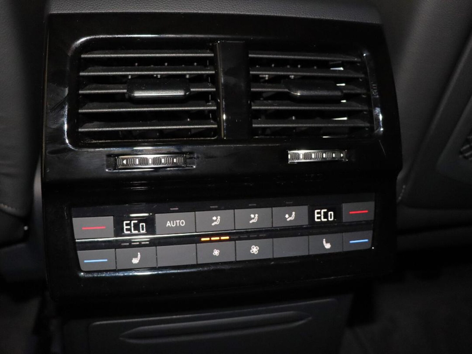 Volkswagen Touareg – Bild 21