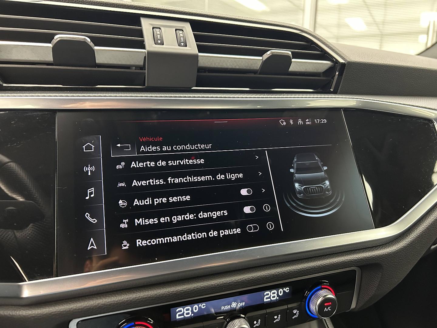 Image about Audi Q3 TFSI e S line 45 TFSI e 180 kW (245 ch) S tronic