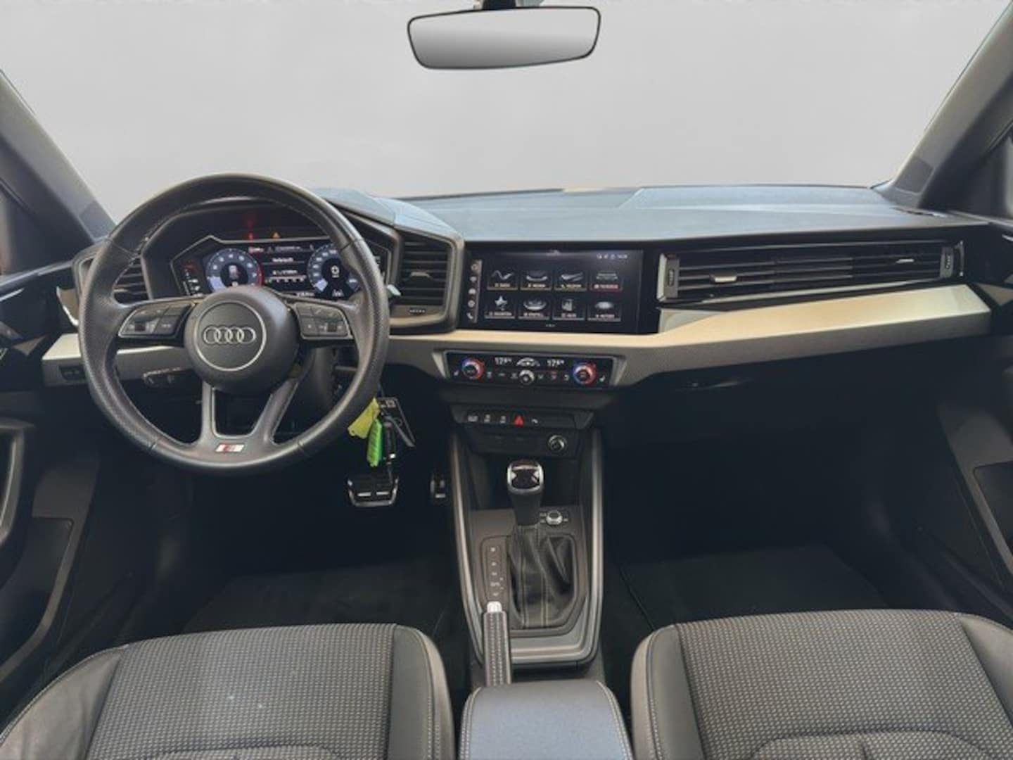 Bild über Audi A1 allstreet 35 TFSI S tronic - für weitere Informationen kontaktieren Sie den Audi Partner