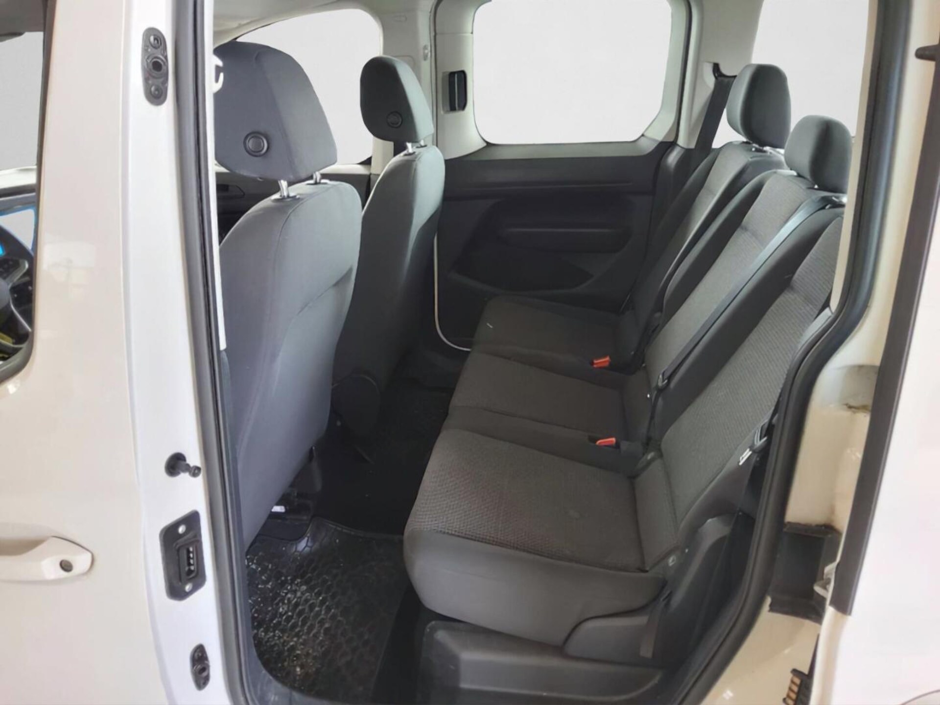 Volkswagen Caddy Basis-Modell