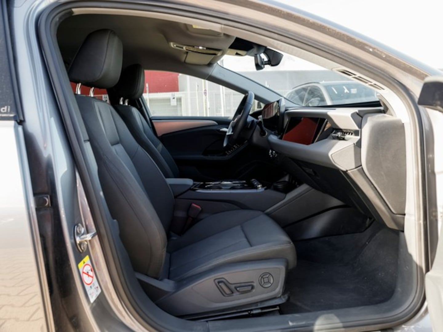 Bild über Audi A6 Avant e-tron e-tron performance - für weitere Informationen kontaktieren Sie den Audi Partner