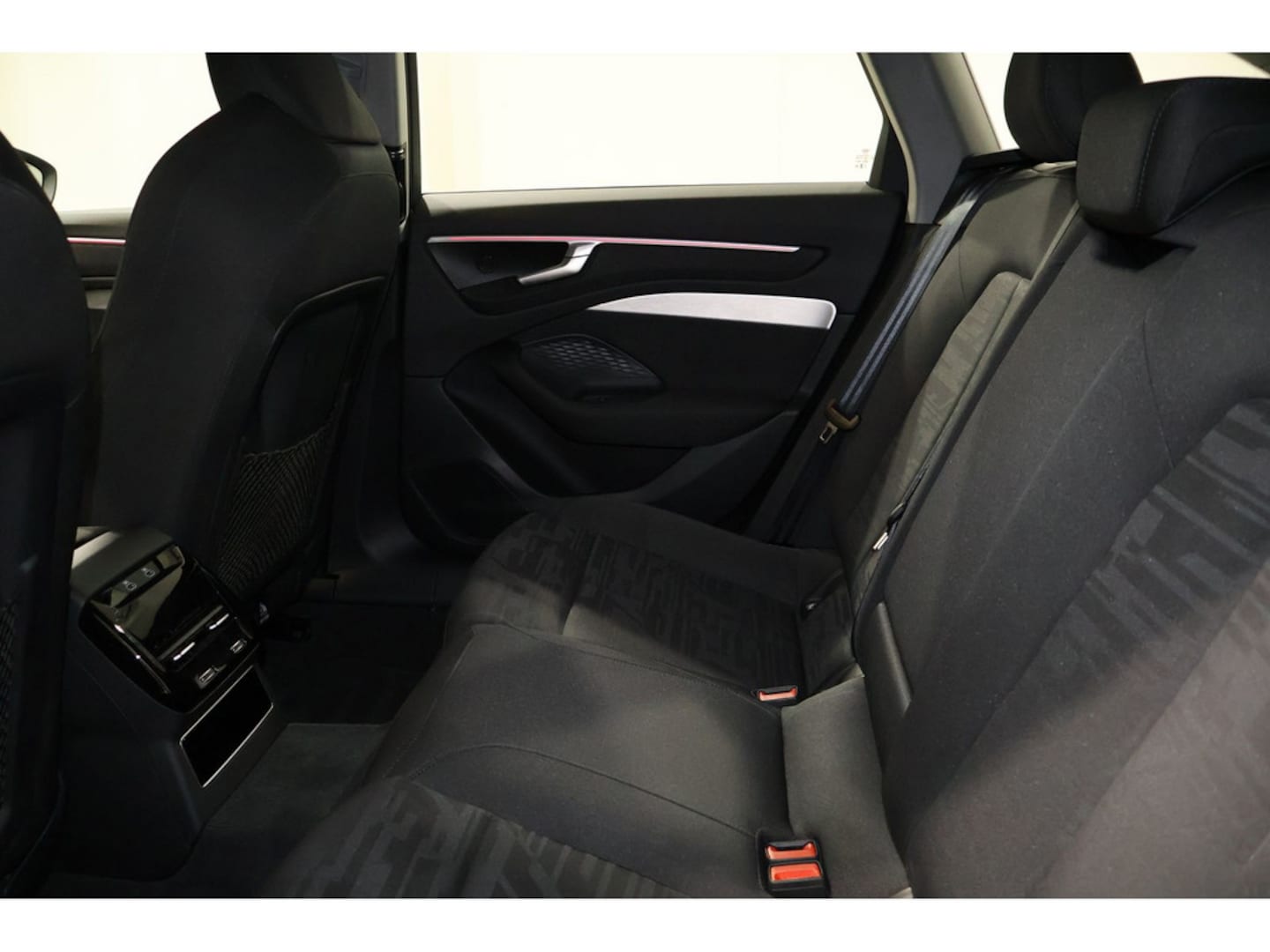 Bild über Audi A6 Avant TDI quattro 150 kW S tronic - für weitere Informationen kontaktieren Sie den Audi Partner