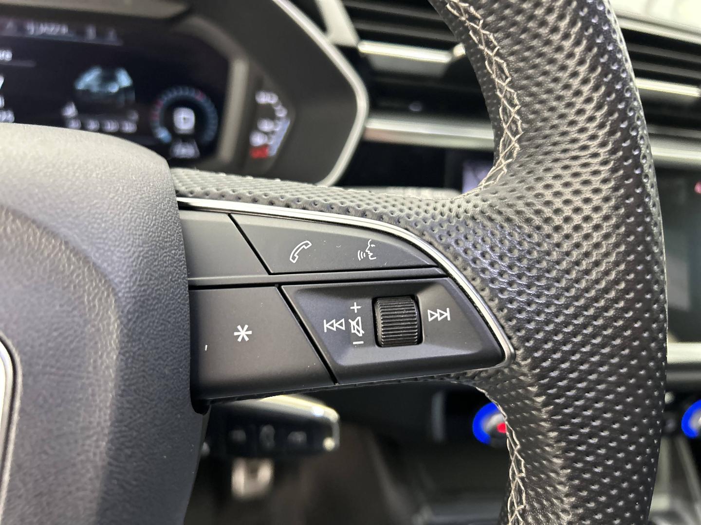 Image about Audi Q3 TFSI e S line 45 TFSI e 180 kW (245 ch) S tronic
