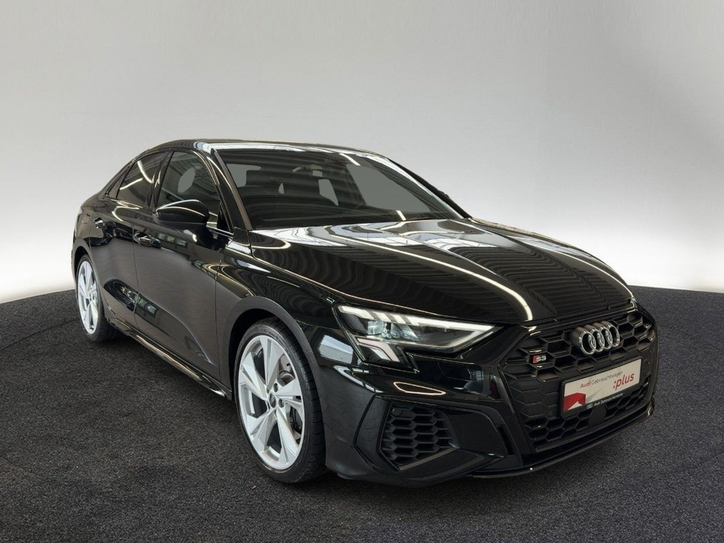 Bild über Audi S3 Limousine TFSI quattro S tronic - für weitere Informationen kontaktieren Sie den Audi Partner