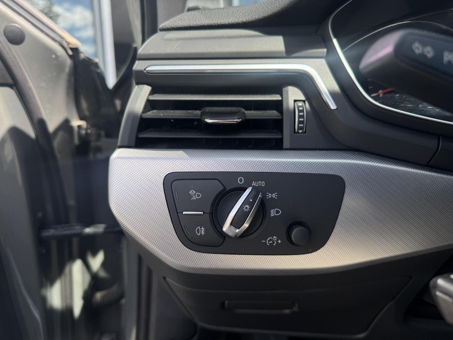 Image about Audi A4 allroad quattro Design 40 TDI 150 kW (204 ch) S tronic