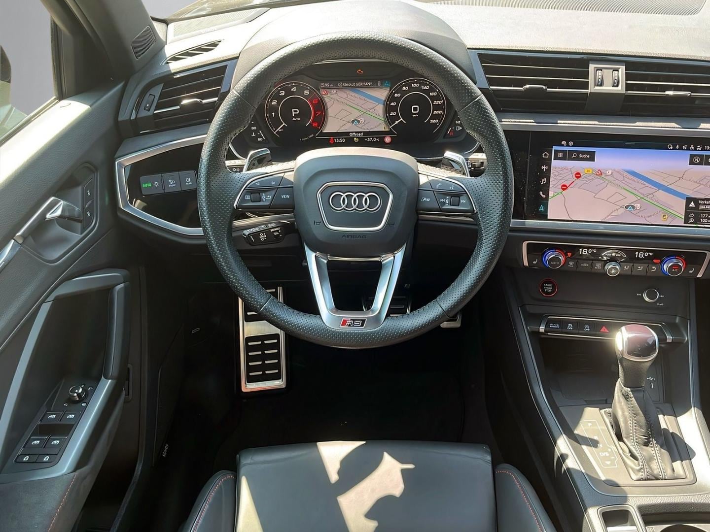 Bild über Audi RS Q3 TFSI quattro S tronic - für weitere Informationen kontaktieren Sie den Audi Partner