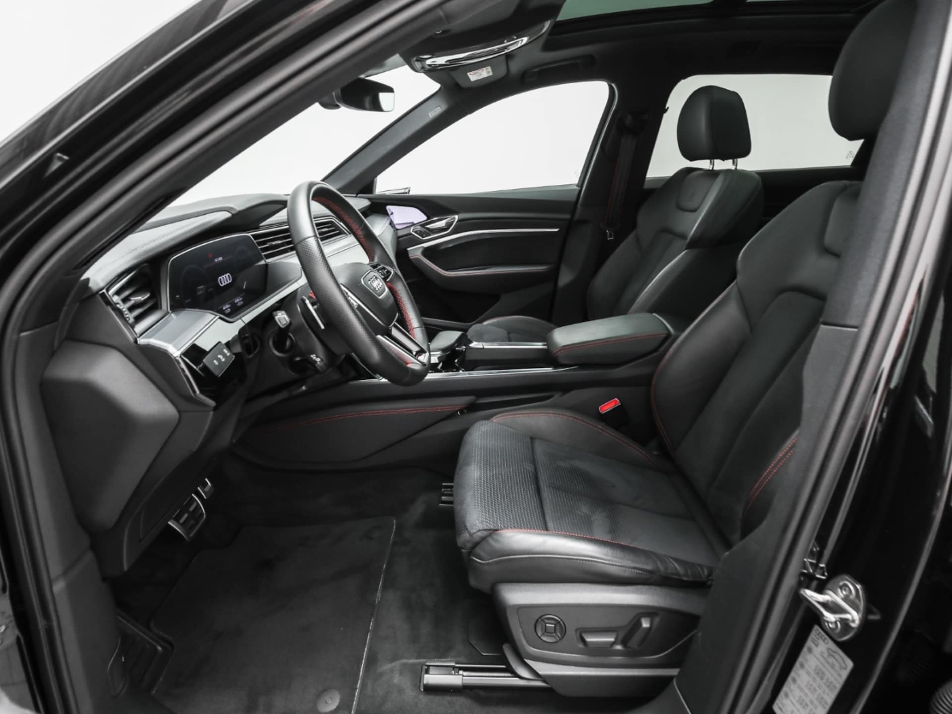 Audi Q8 e-tron S line