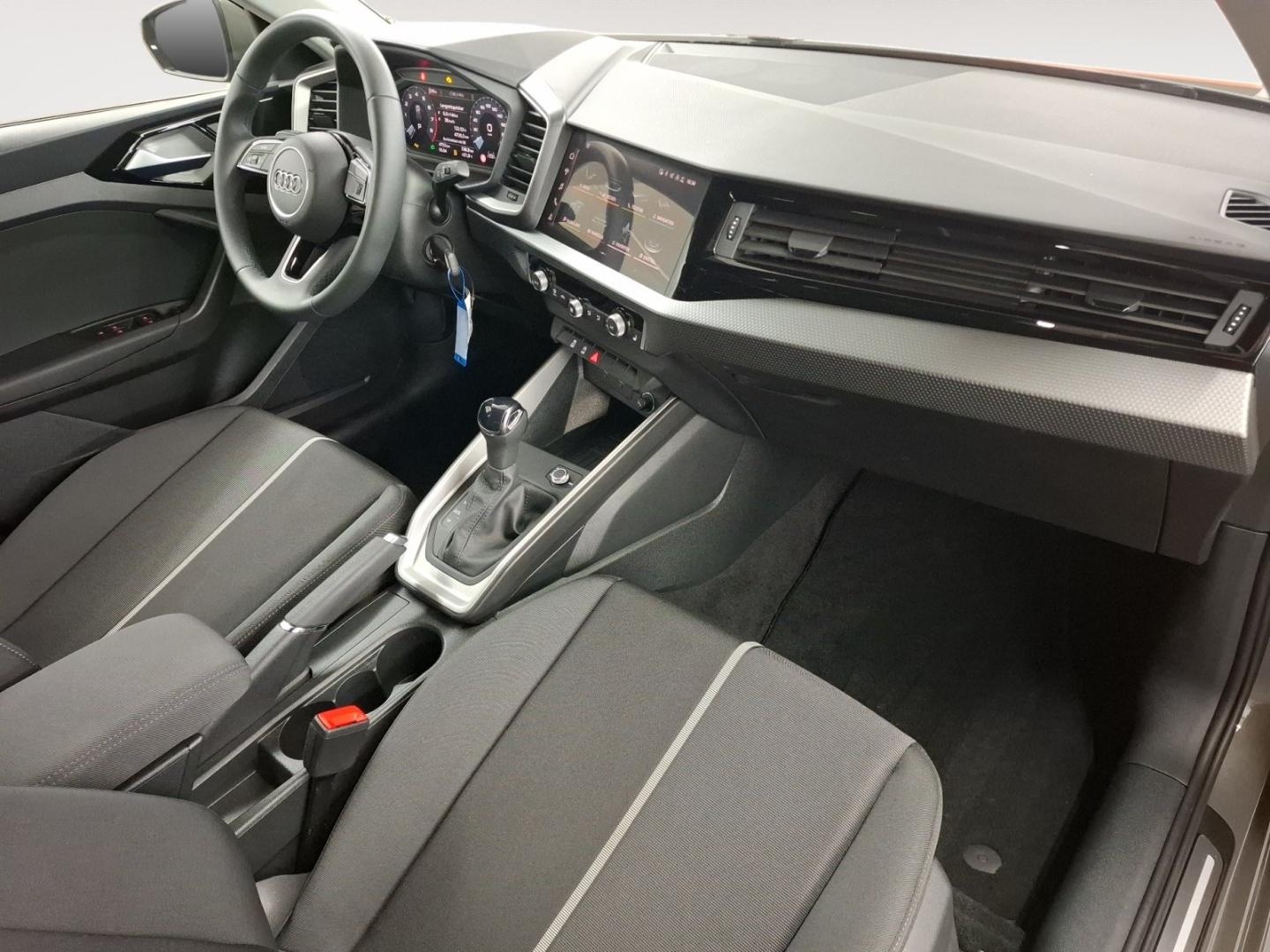Bild über Audi A1 Sportback S line 25 TFSI S tronic - für weitere Informationen kontaktieren Sie den Audi Partner