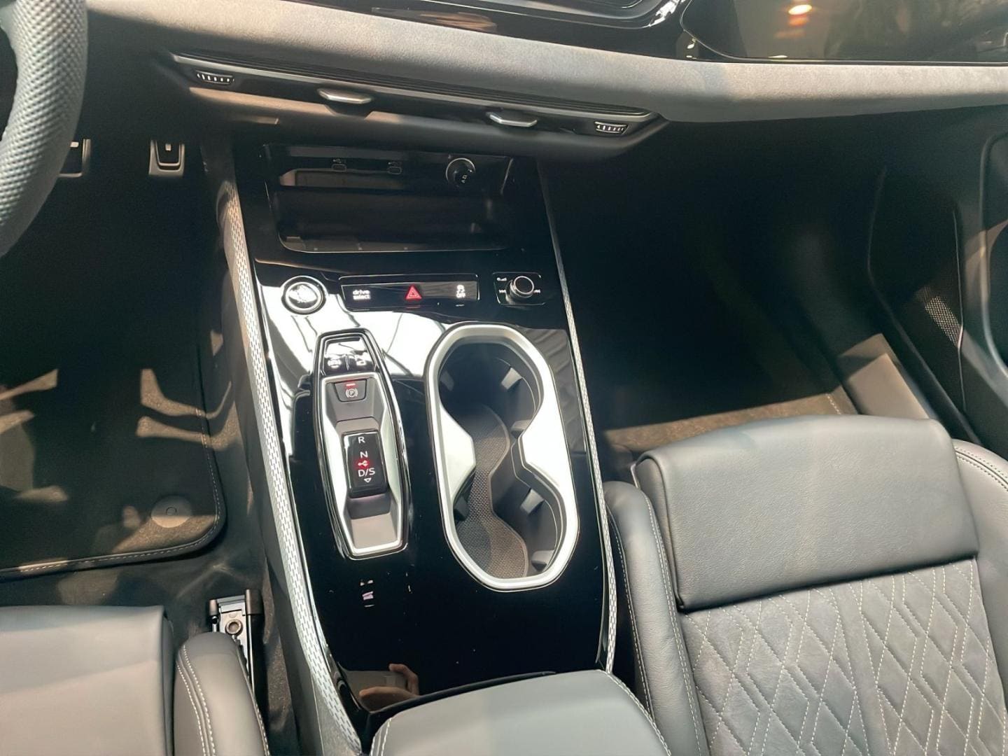 Bild über Audi A6 Avant edition one TDI quattro 150 kW S tronic - für weitere Informationen kontaktieren Sie den Audi Partner