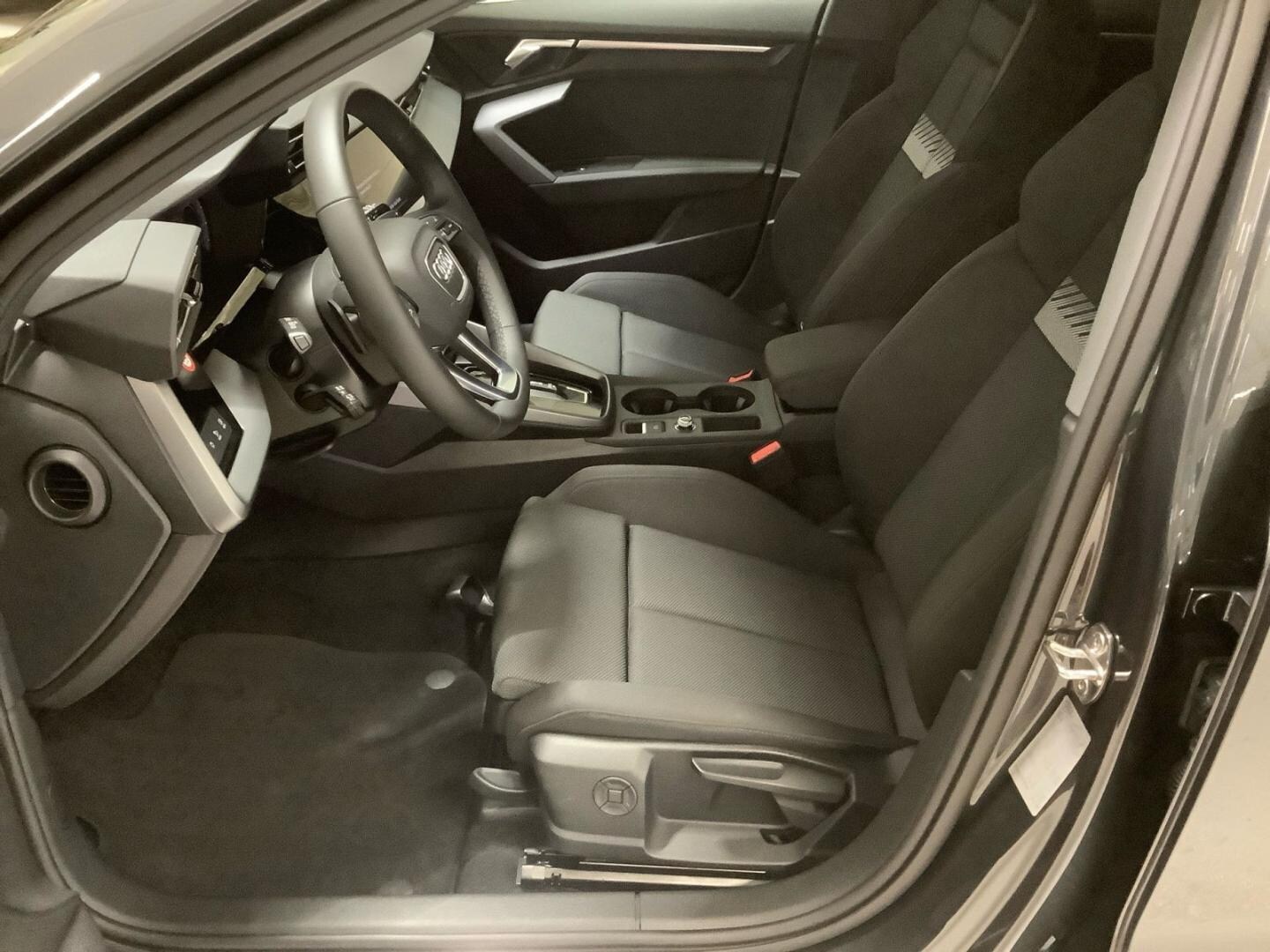 Bild über Audi A3 Sportback TFSI 110 kW S tronic - für weitere Informationen kontaktieren Sie den Audi Partner