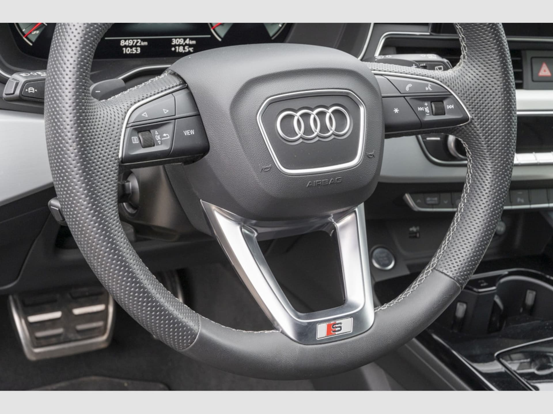 Audi A4 Avant S line