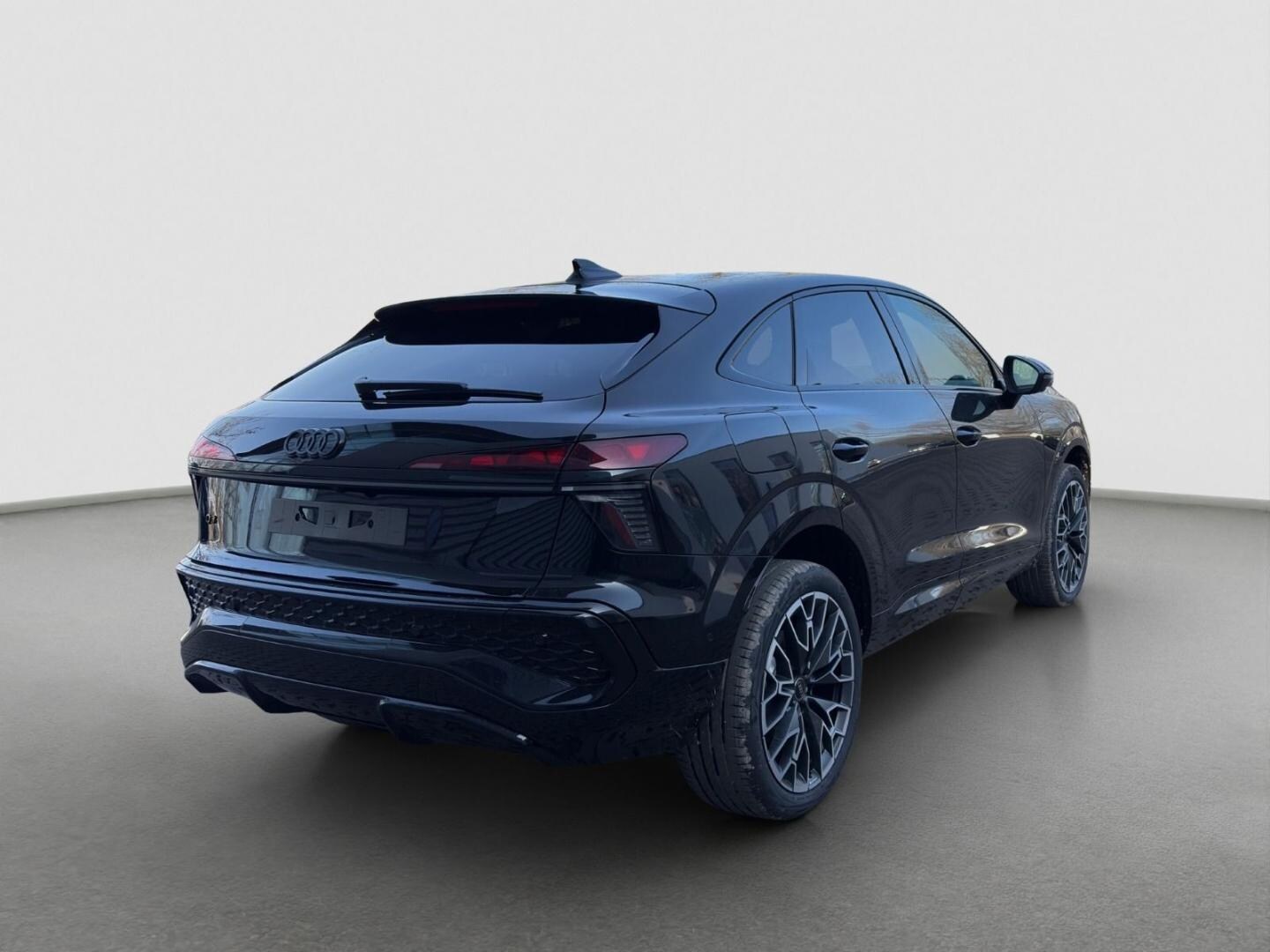 Bild über Audi Q3 Sportback e-hybrid e-hybrid 200 kW S tronic - für weitere Informationen kontaktieren Sie den Audi Partner