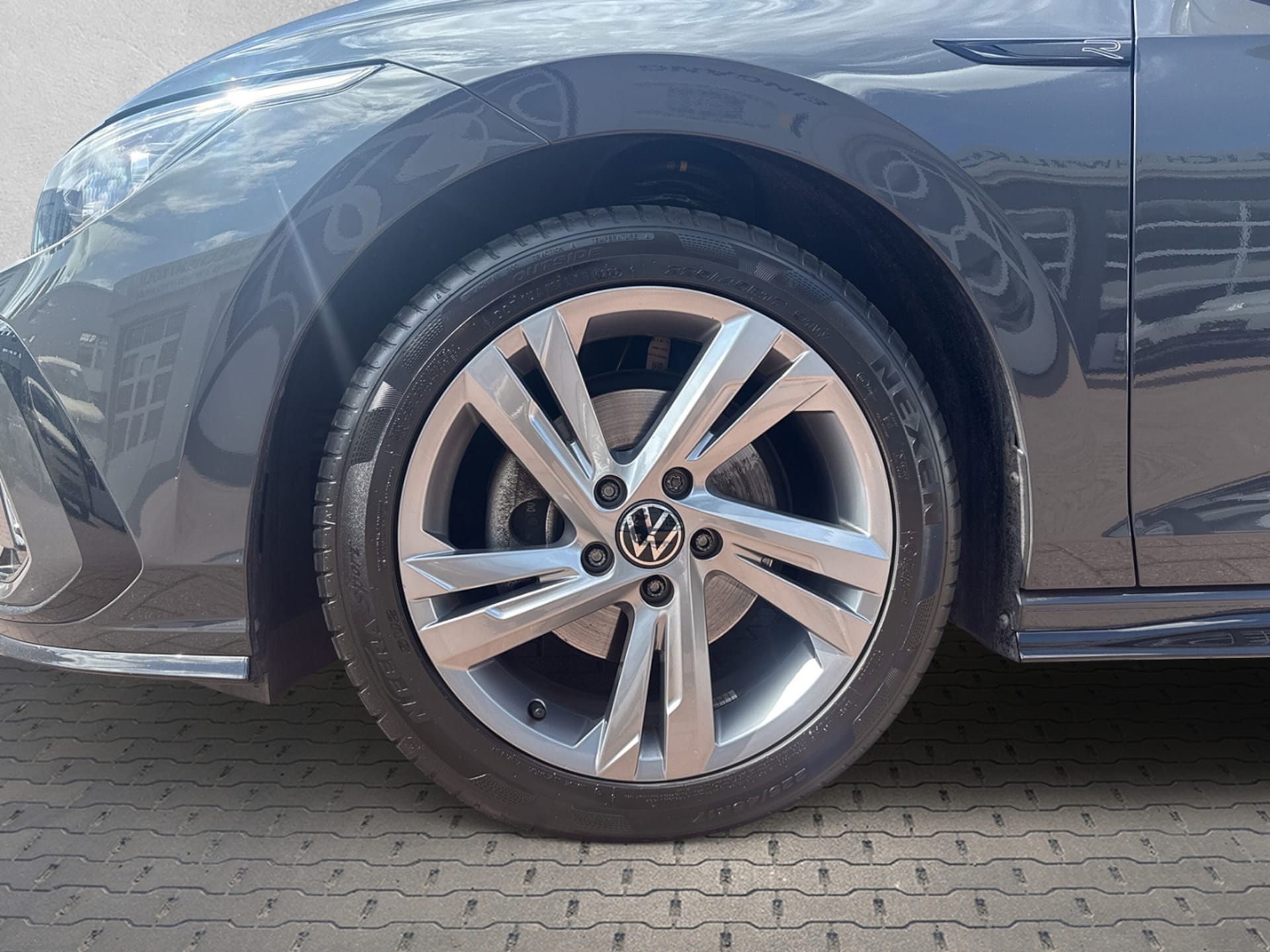 Volkswagen Golf R-Line