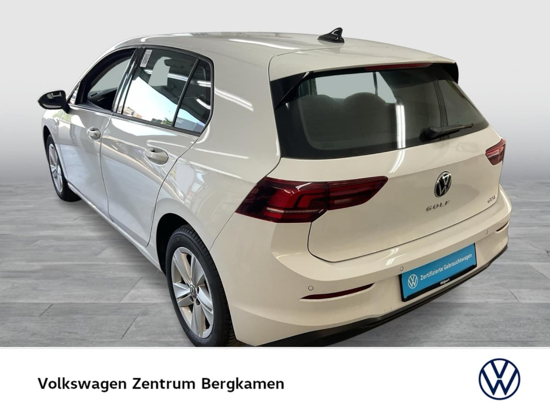 Volkswagen Golf Life