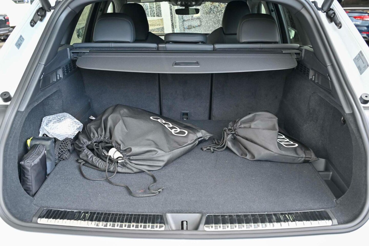 Image about Audi Q5 SUV e-hybrid quattro S tronic