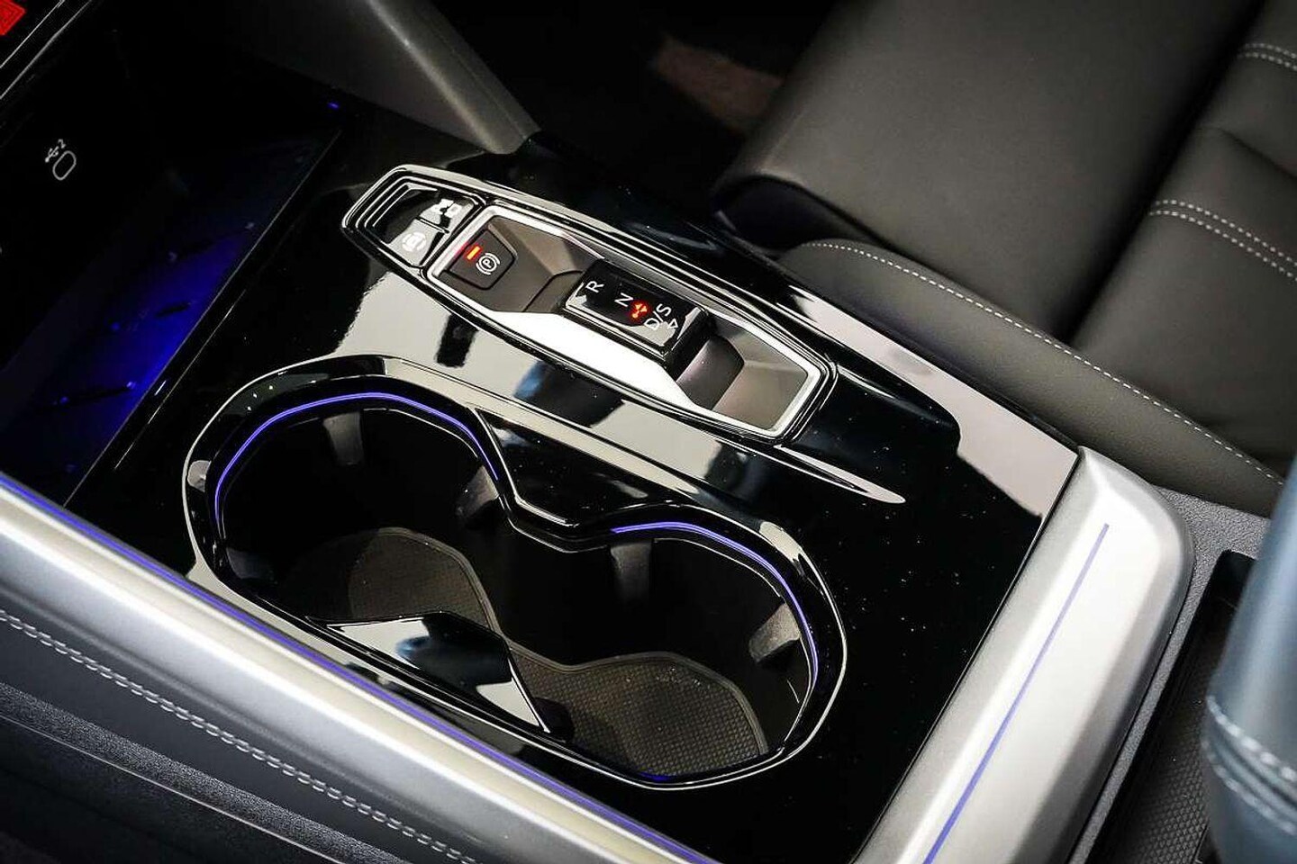 Image about Audi Q5 SUV TFSI quattro 200 kW sport