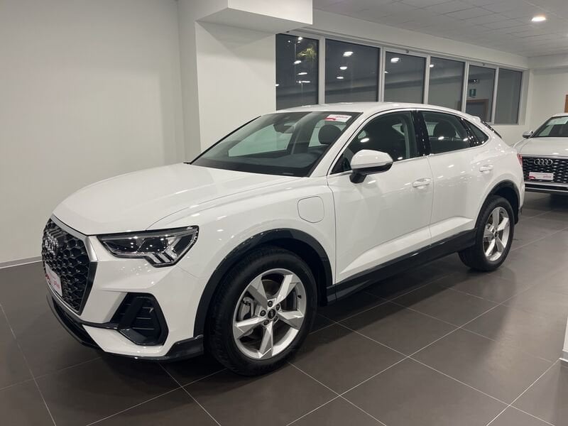 Immagine di Audi Q3 Sportback TFSI e Business Plus 45 TFSI e 180 kW (245 CV) S tronic - Vista: for more details contact your dealer