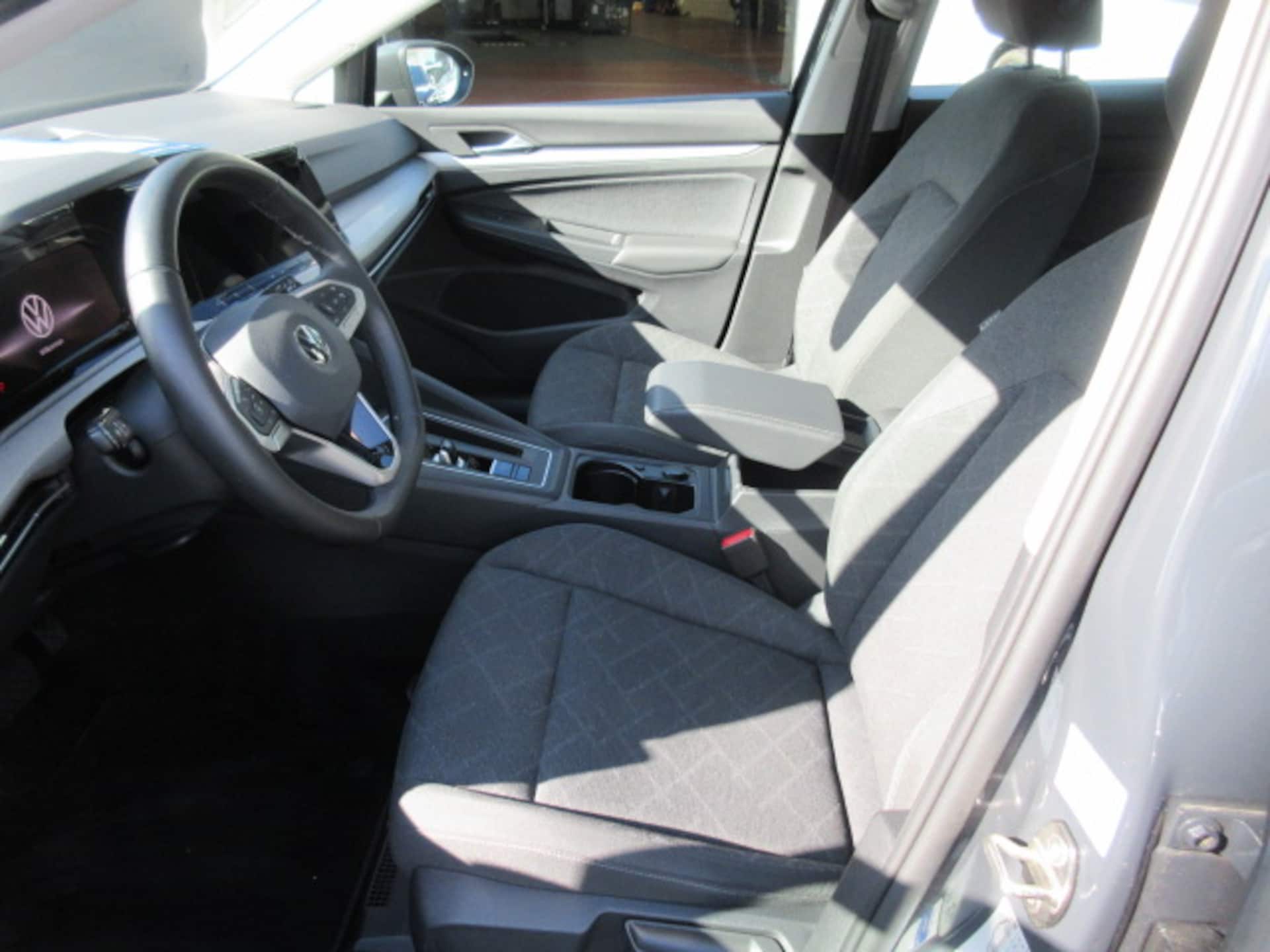 Volkswagen Golf Life