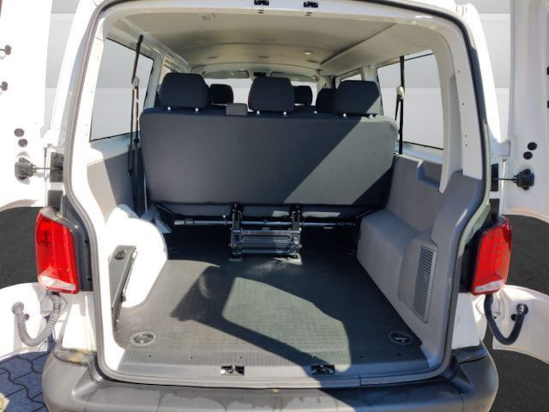 Volkswagen T6.1 Transporter Kombi langer Radstand