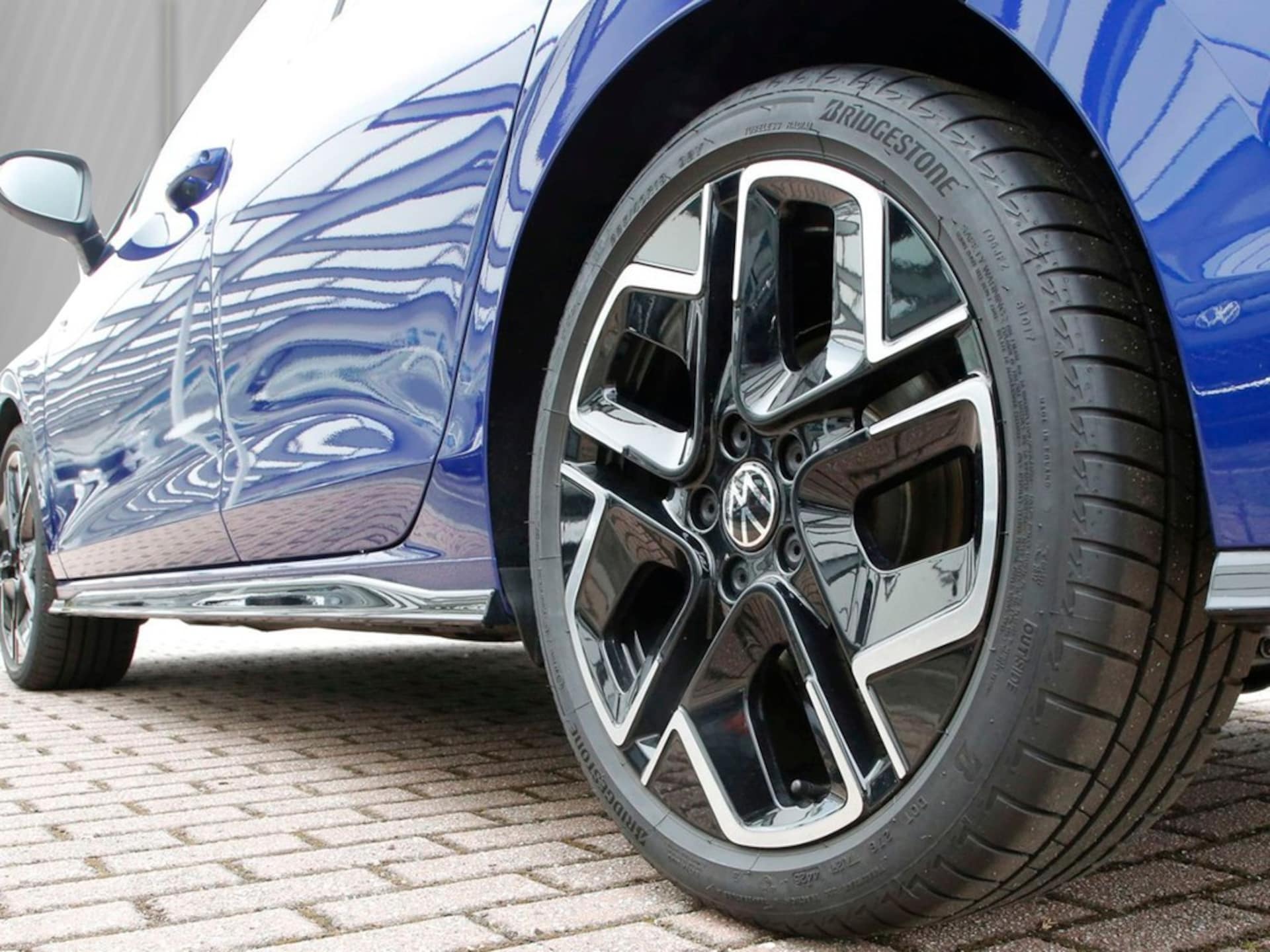 Volkswagen Golf R-Line