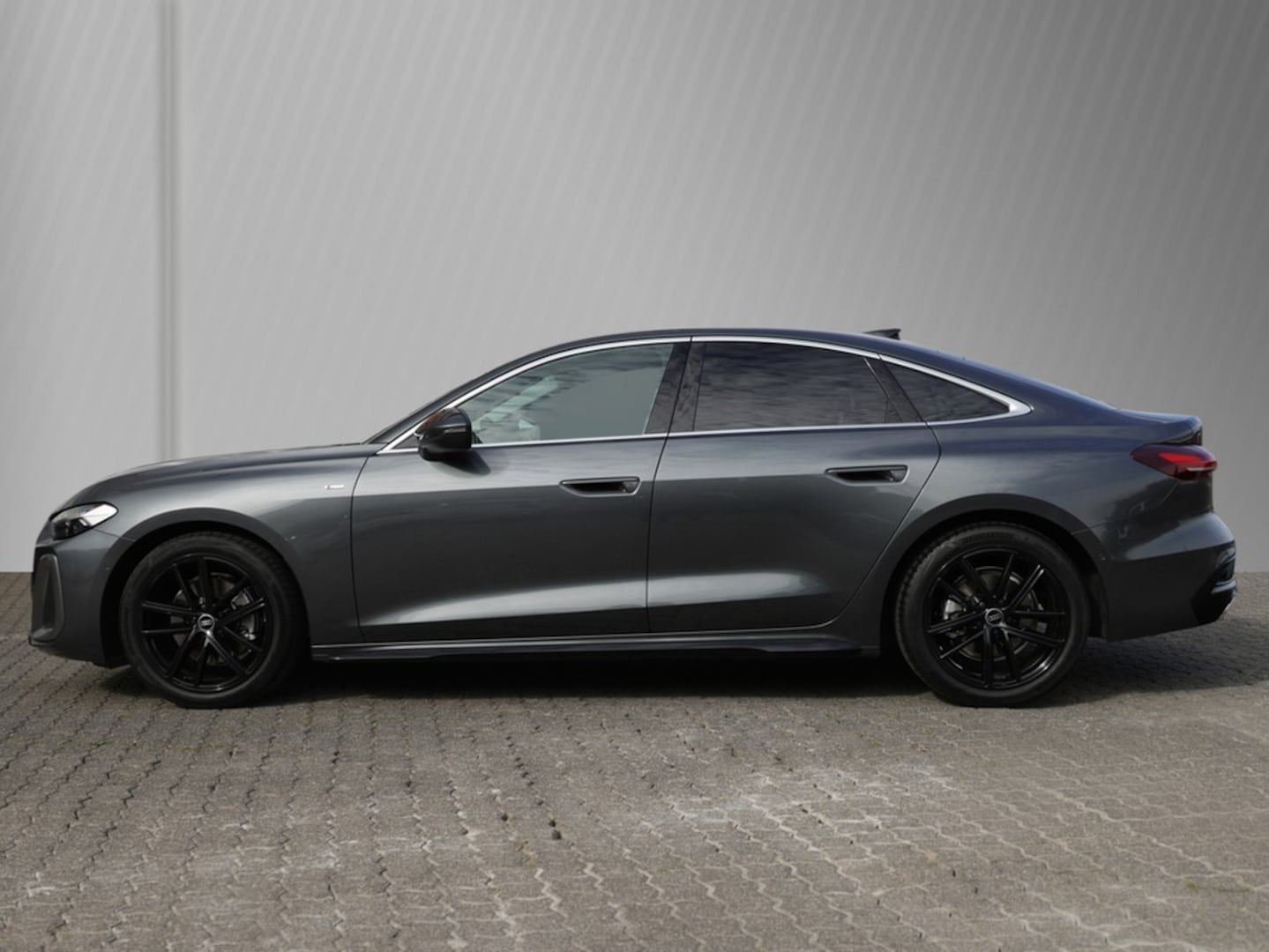 Bild über Audi A5 Limousine TFSI S tronic - für weitere Informationen kontaktieren Sie den Audi Partner