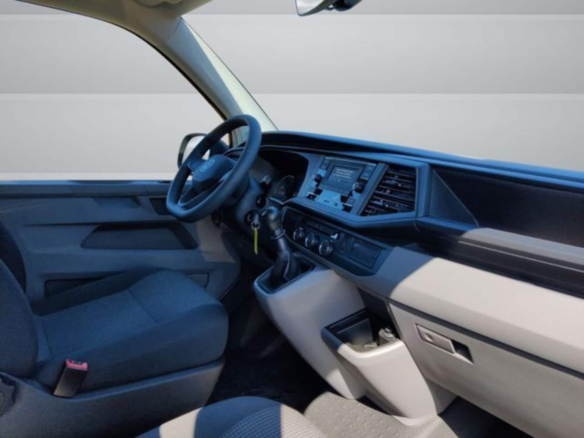Volkswagen T6.1 Transporter Kombi langer Radstand
