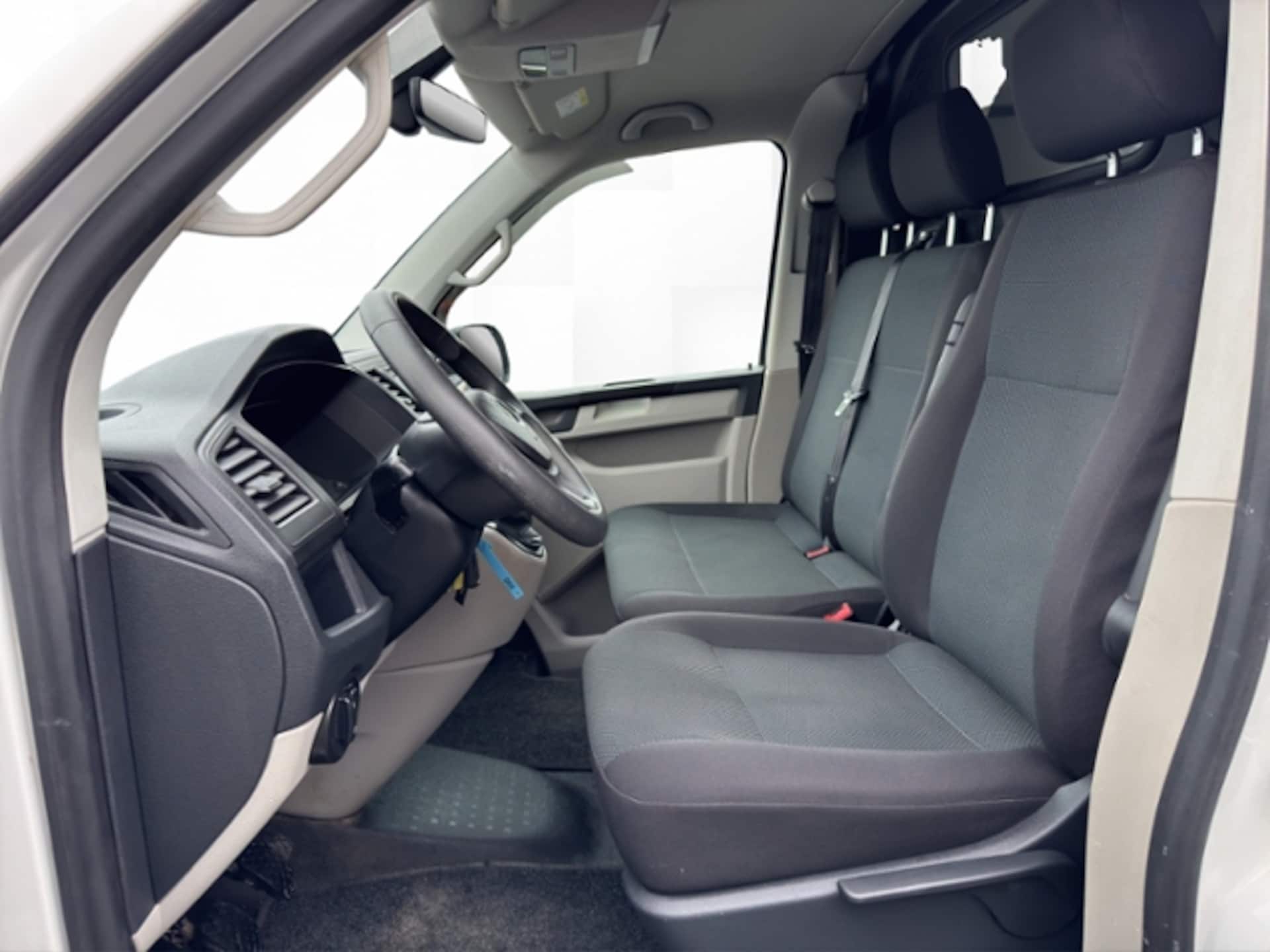 Volkswagen T6 Transporter Kasten langer Radstand