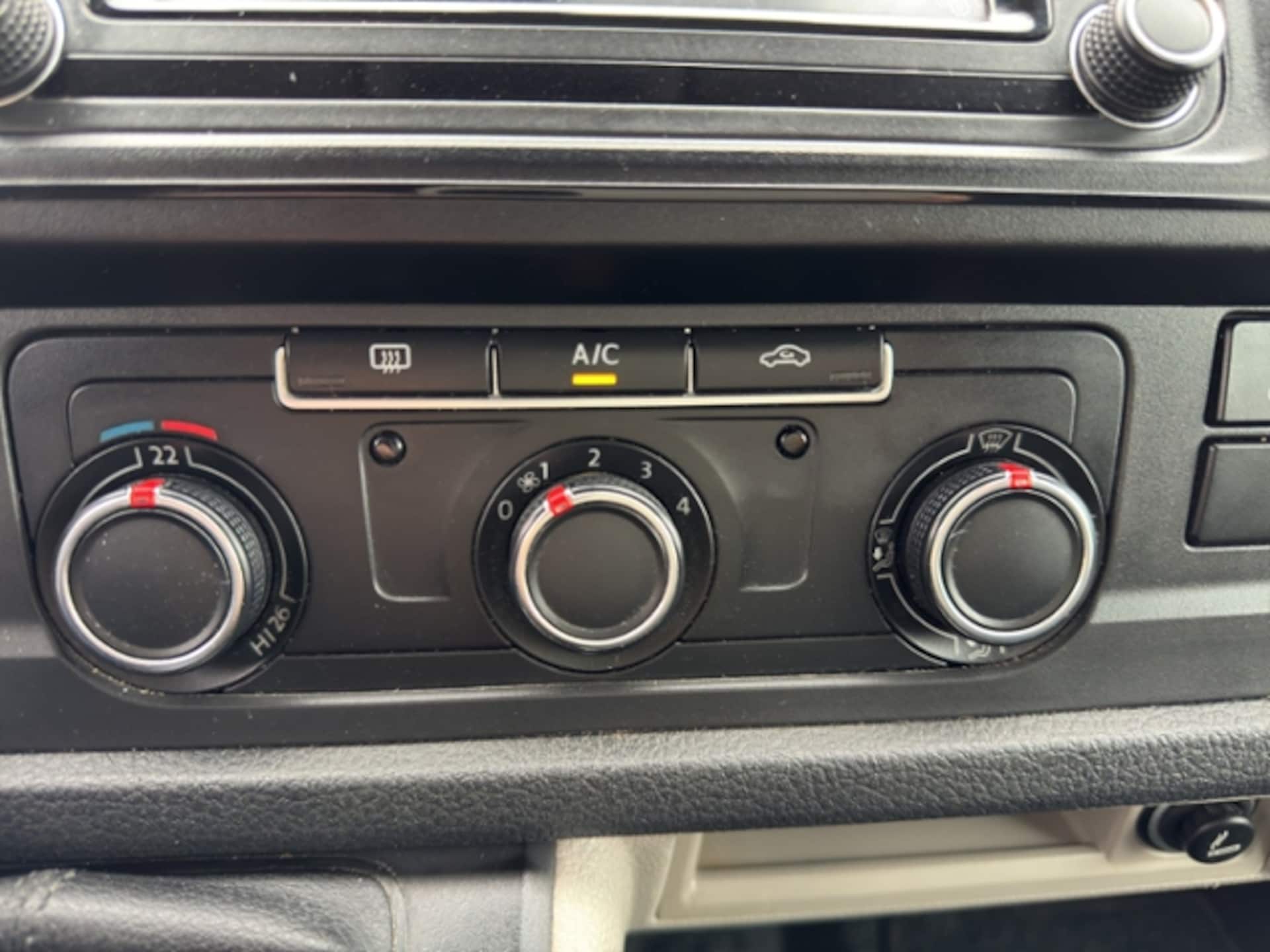 Volkswagen T6 Transporter Kasten langer Radstand
