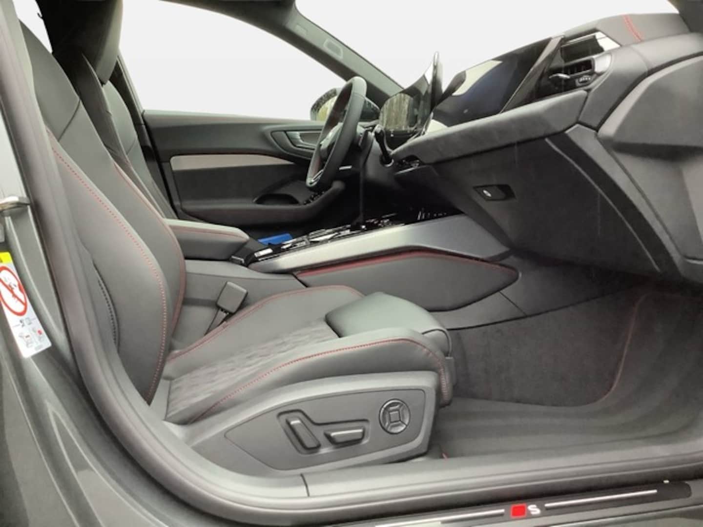 Bild über Audi A5 Avant TDI quattro 150 kW S tronic - für weitere Informationen kontaktieren Sie den Audi Partner