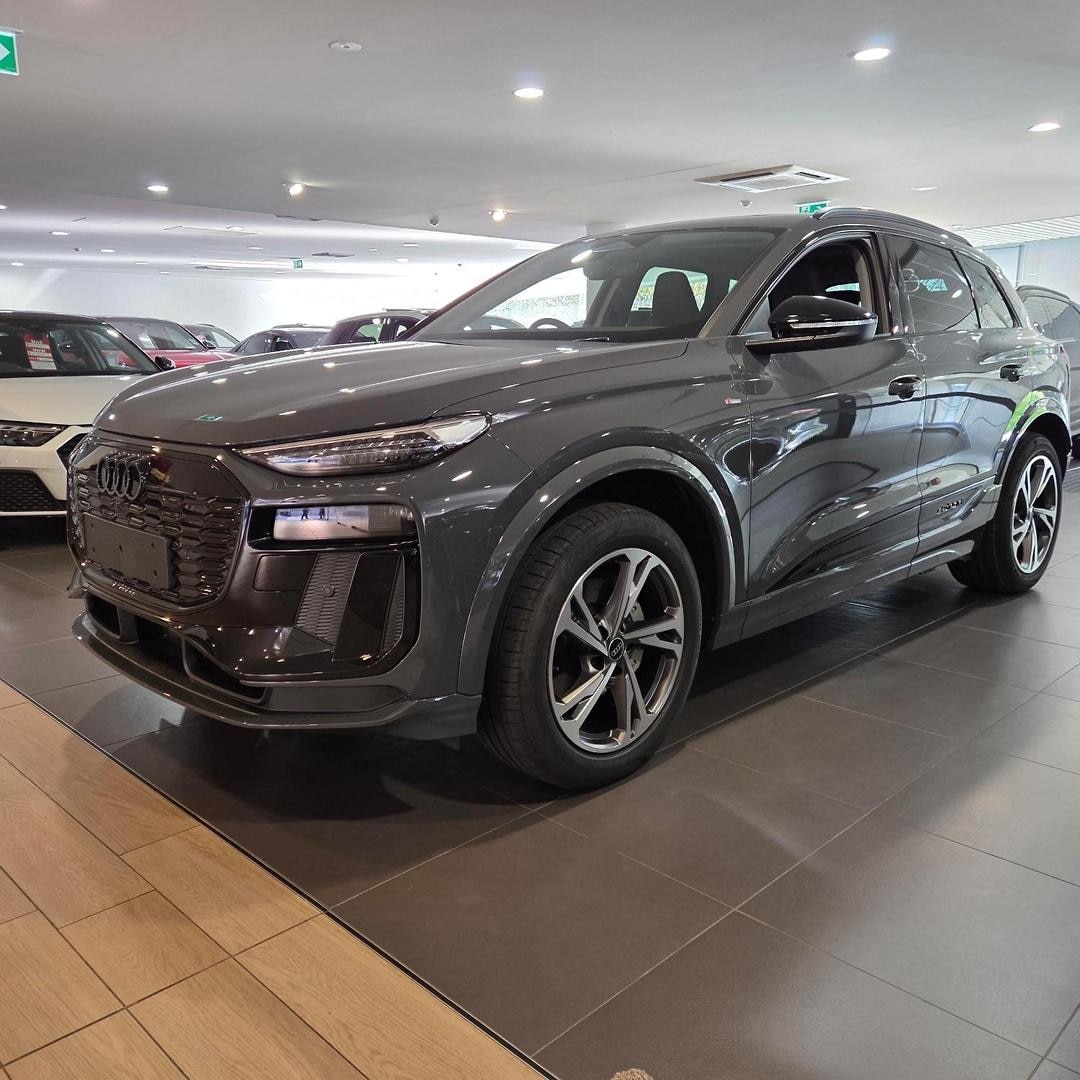Image about Audi Q6 SUV e-tron e-tron