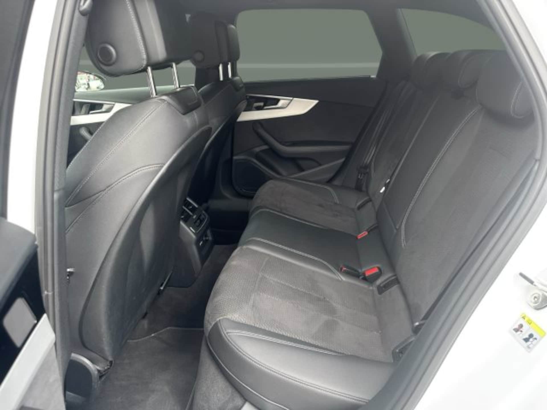 Audi A4 Avant S line