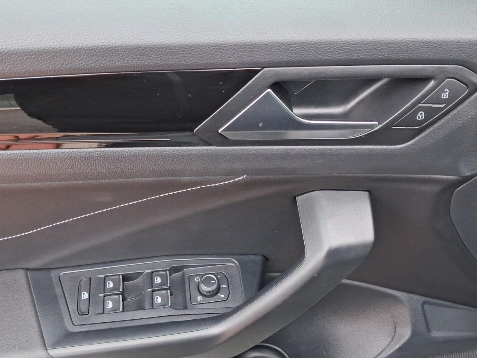 Volkswagen T-Roc – Bild 8