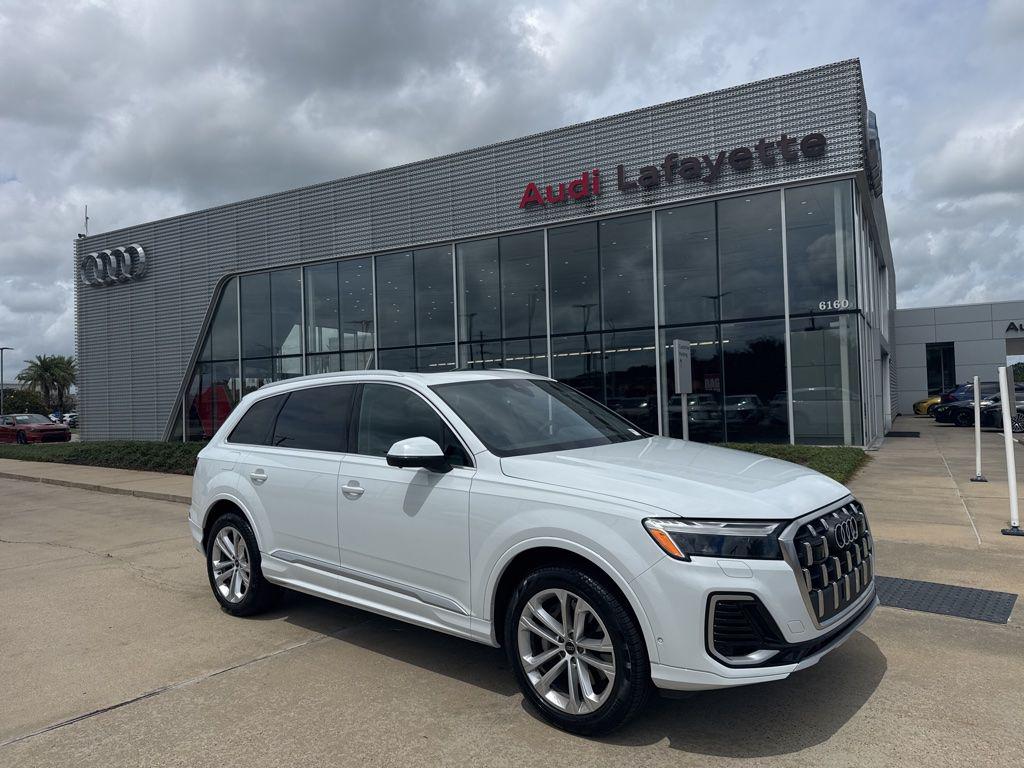 2025 Audi Q7 45 Premium quattro Tiptronic's photo