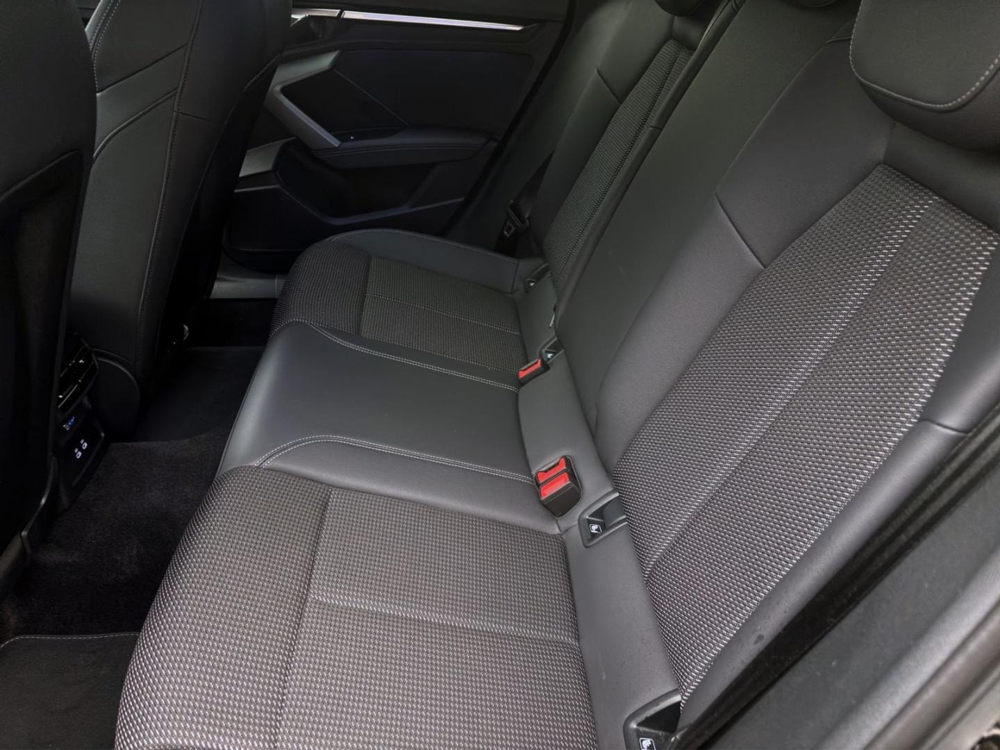 Bild über Audi A3 Sportback TDI S tronic - für weitere Informationen kontaktieren Sie den Audi Partner