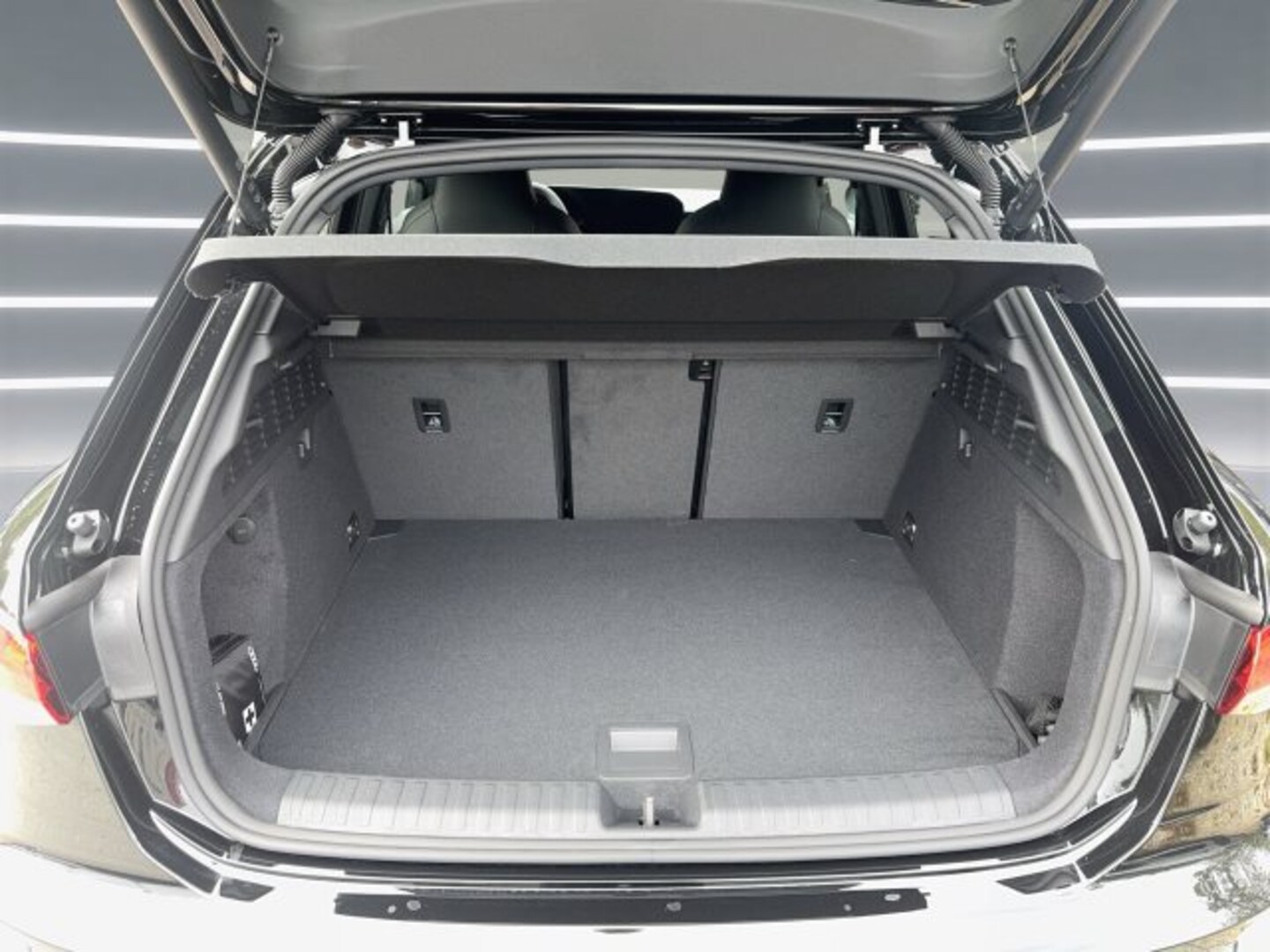 Bild über Audi A3 Sportback S line TDI 110 kW S tronic - für weitere Informationen kontaktieren Sie den Audi Partner