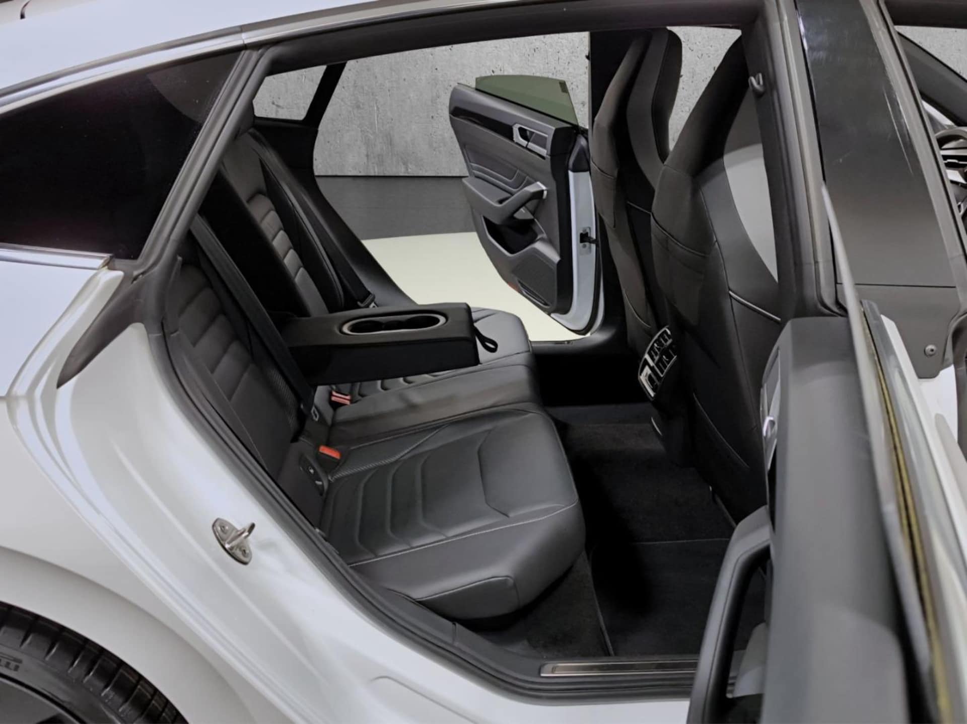 Volkswagen Arteon R-Line
