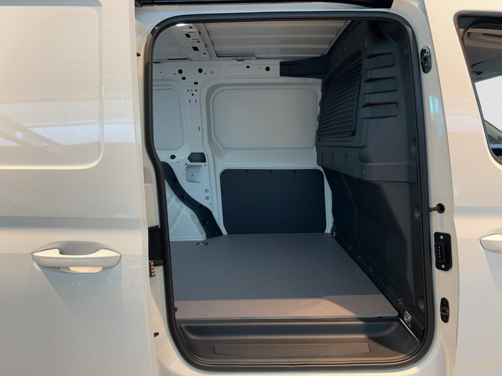 Volkswagen Caddy Maxi Cargo – Bild 23