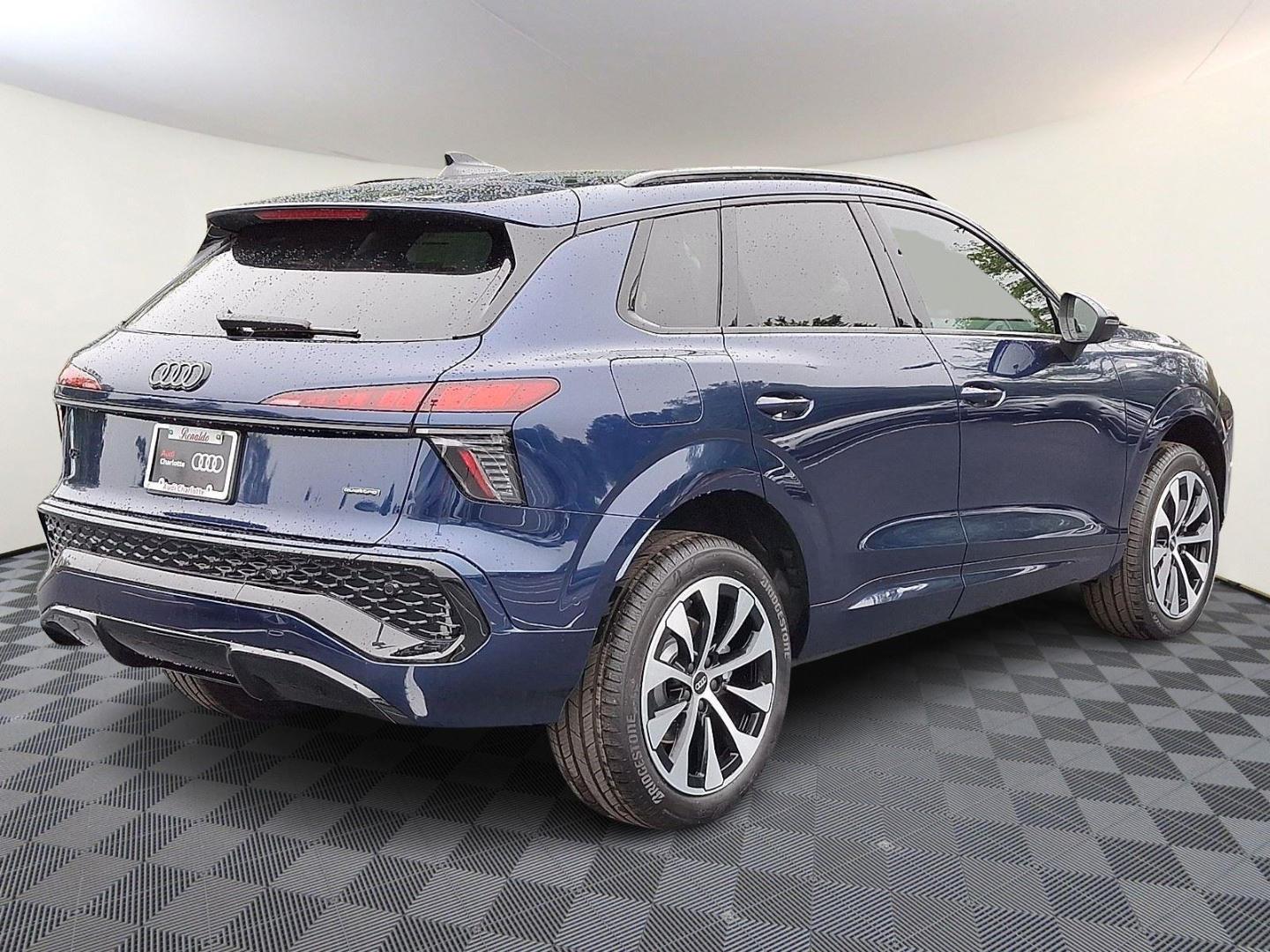 2026 Audi Q3 Base - Photo 6